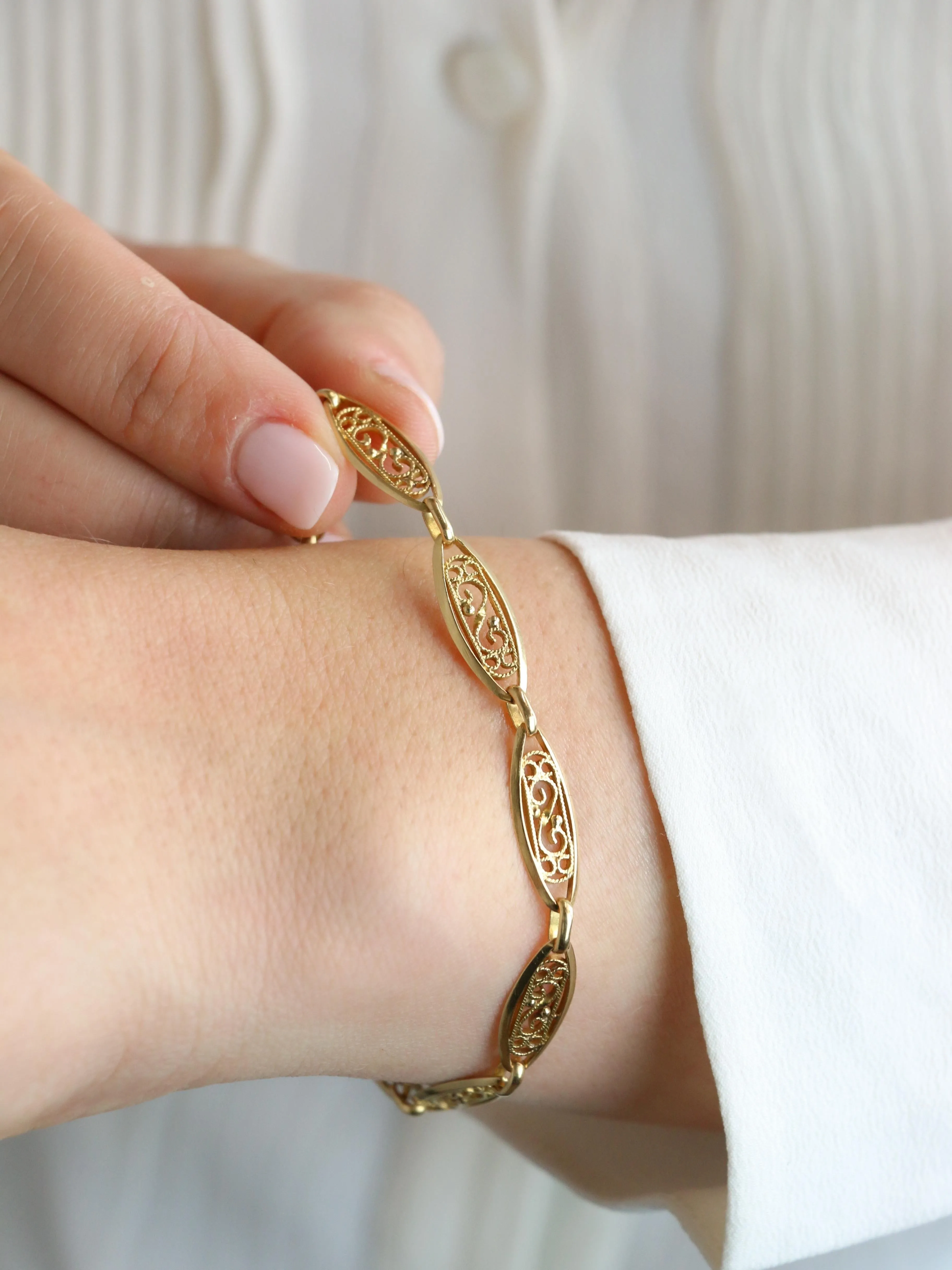 Bracelet chaîne maille filigrane or jaune sold by 58 Facettes product image thumbnail 2