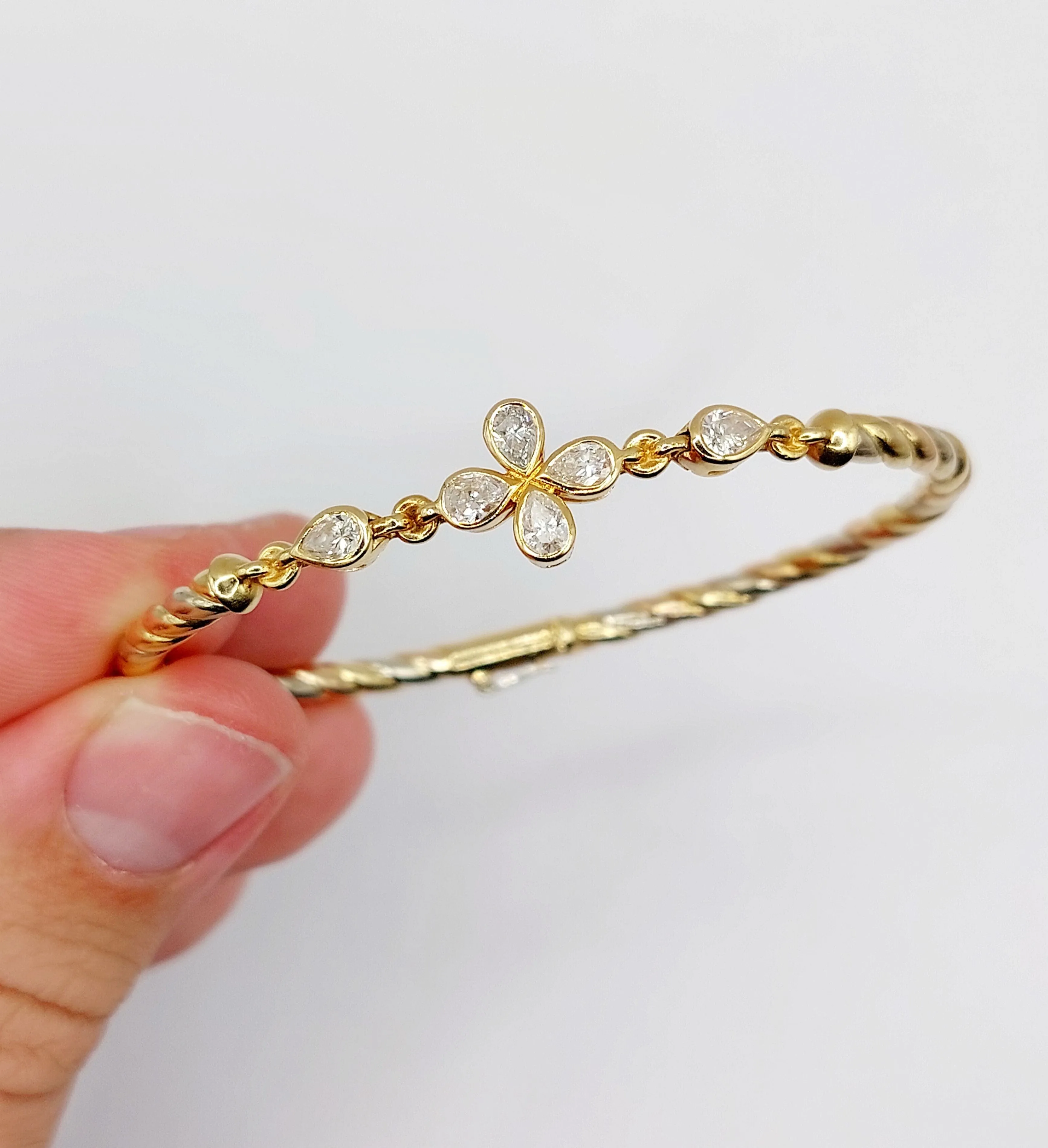 Bracelet art déco trois or jaune torsadé et diamants sold by 58 Facettes product image thumbnail 4