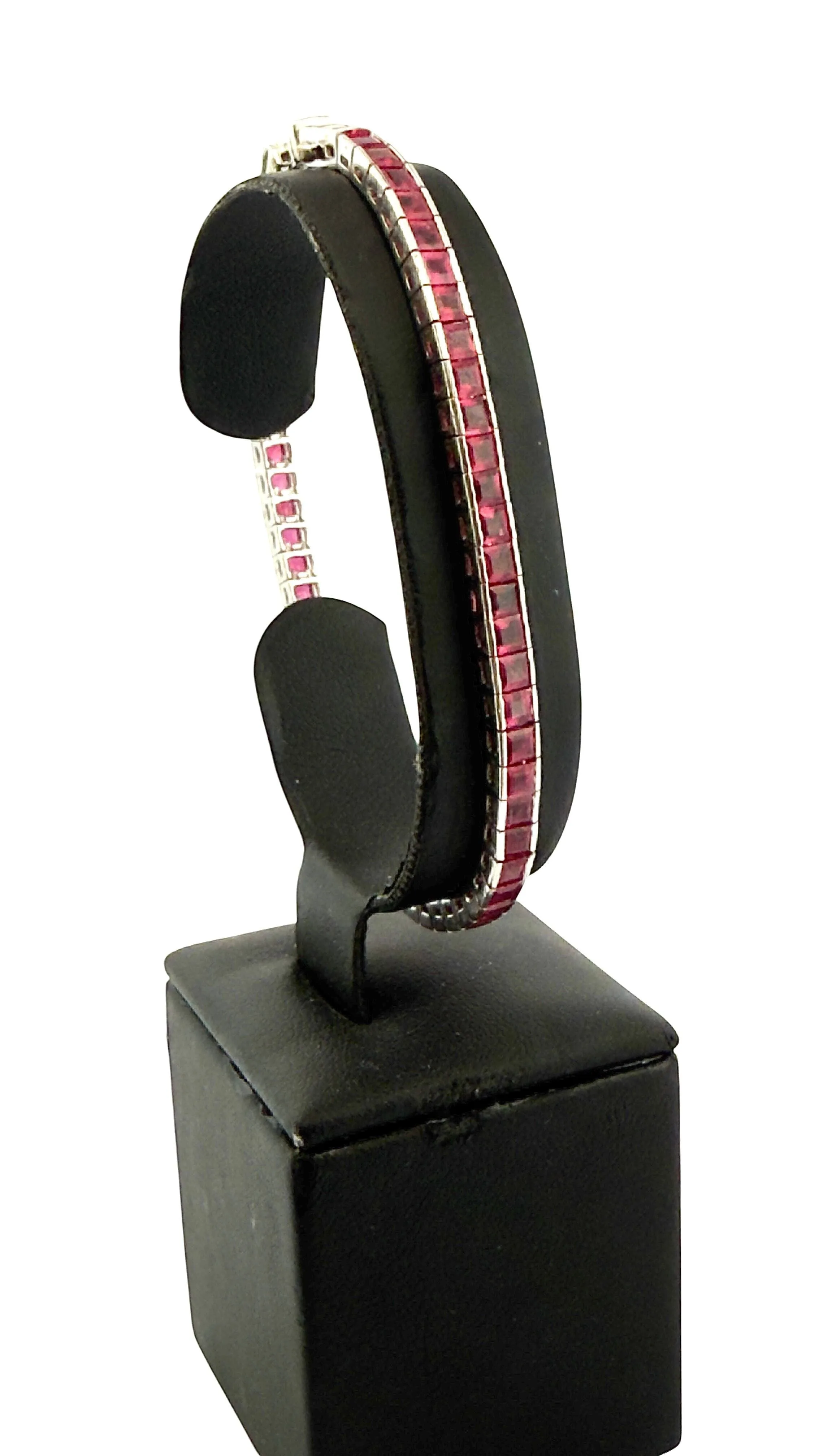 Bracelet tennis en or blanc 18 carats et rubis sold by 58 Facettes product image thumbnail 5