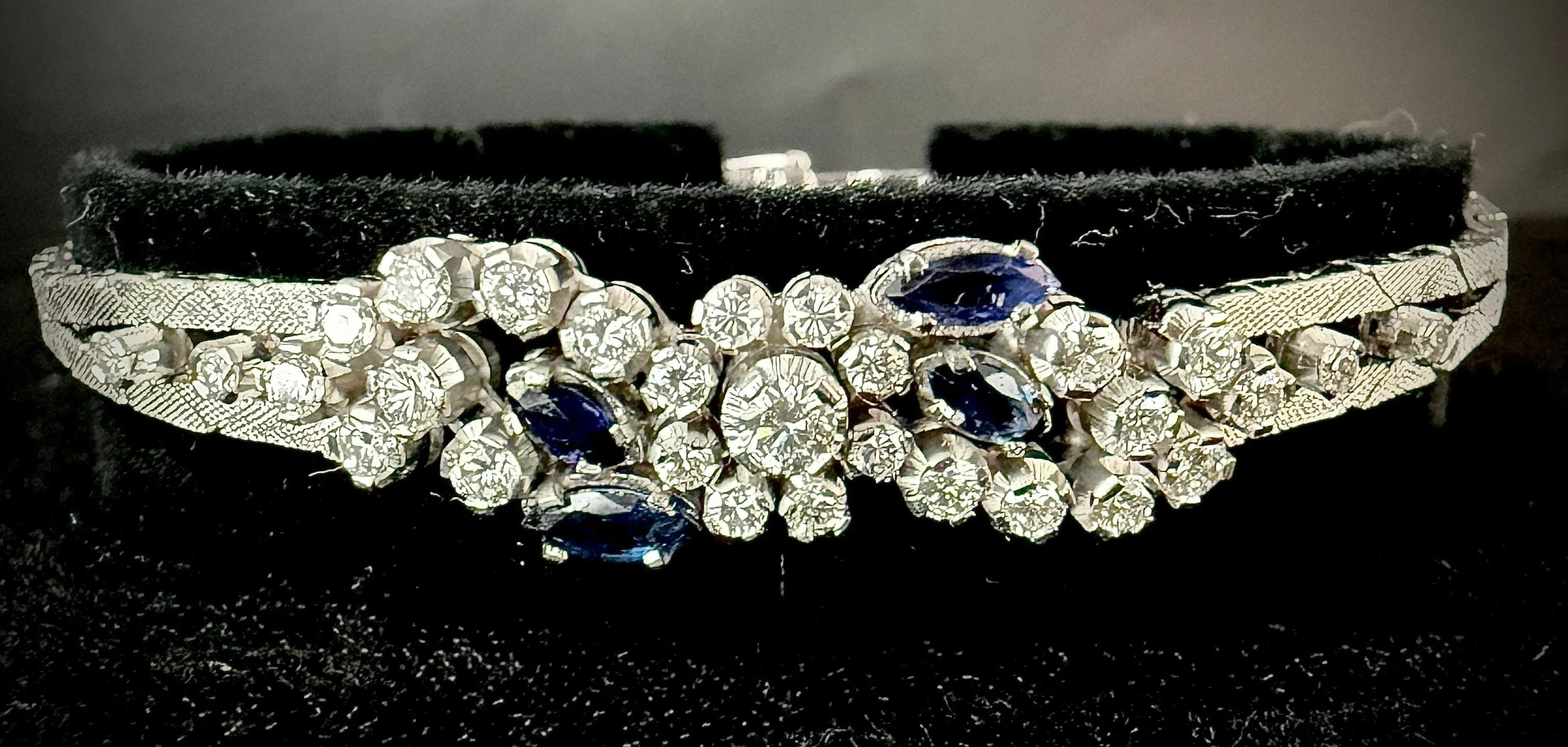 Bracelet maille en écailles serti de brillants et saphirs sold by 58 Facettes product image thumbnail 4