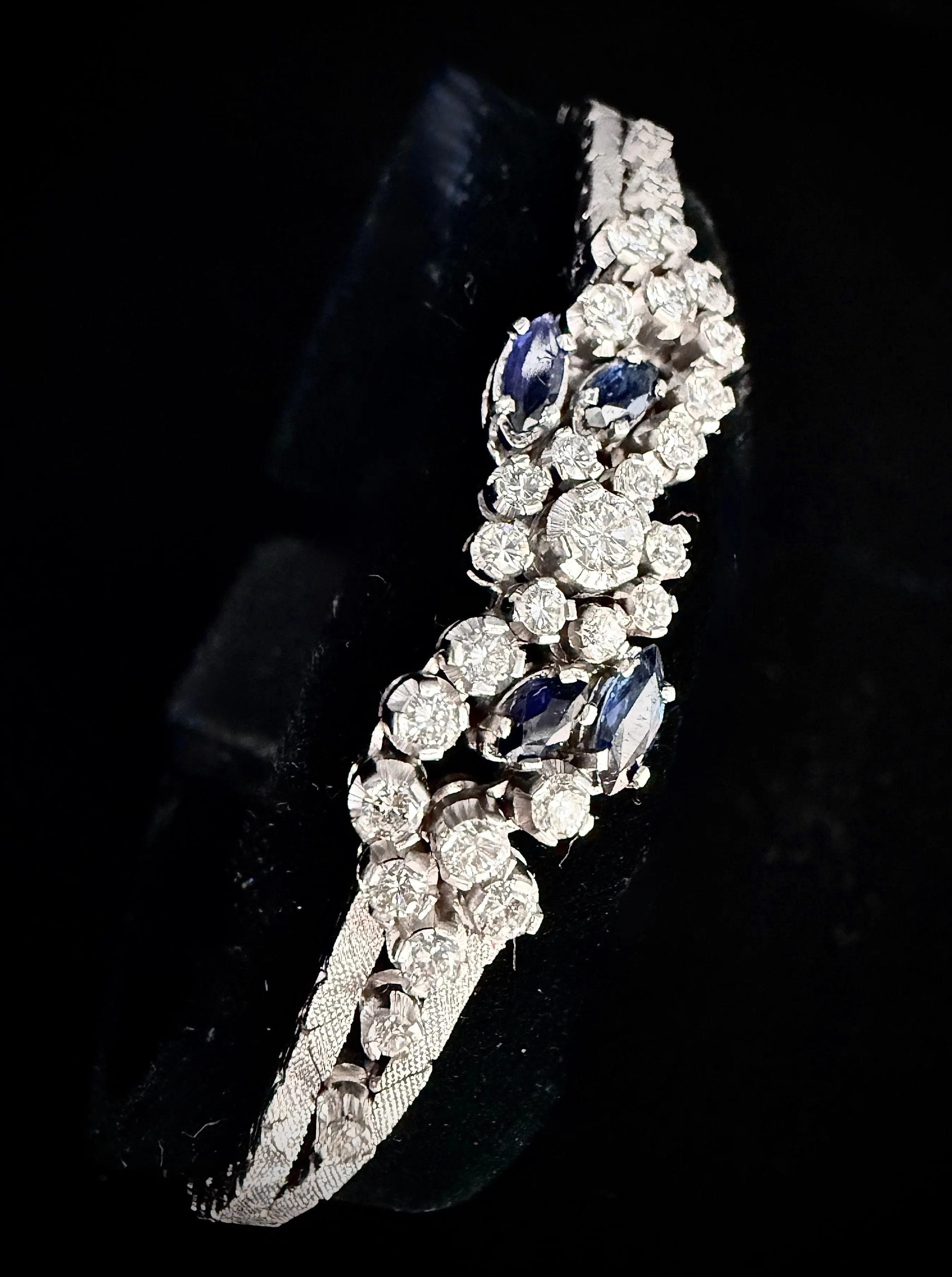 Bracelet maille en écailles serti de brillants et saphirs sold by 58 Facettes product image thumbnail 2