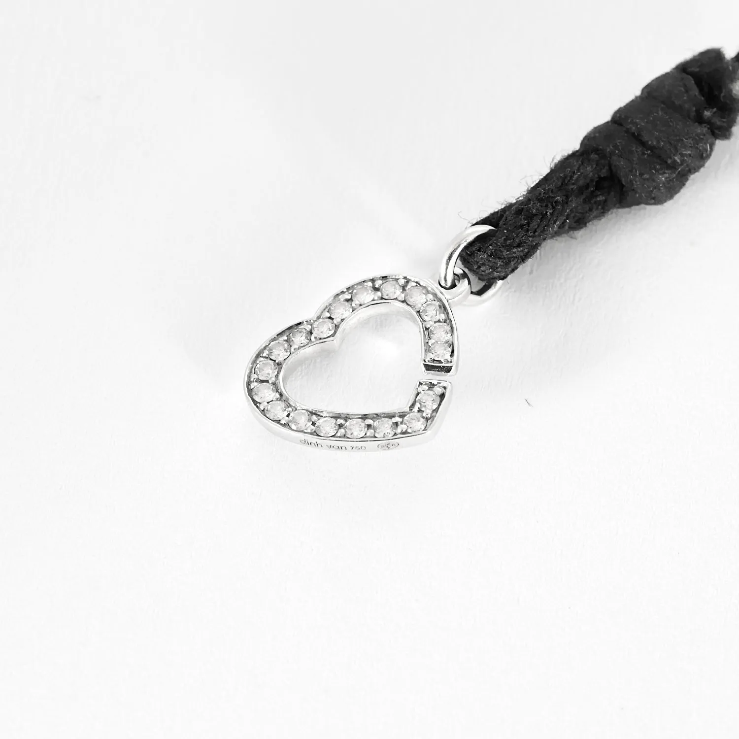 DINH VAN - Bracelet en cordon noir, or blanc et diamants sold by 58 Facettes product image thumbnail 4