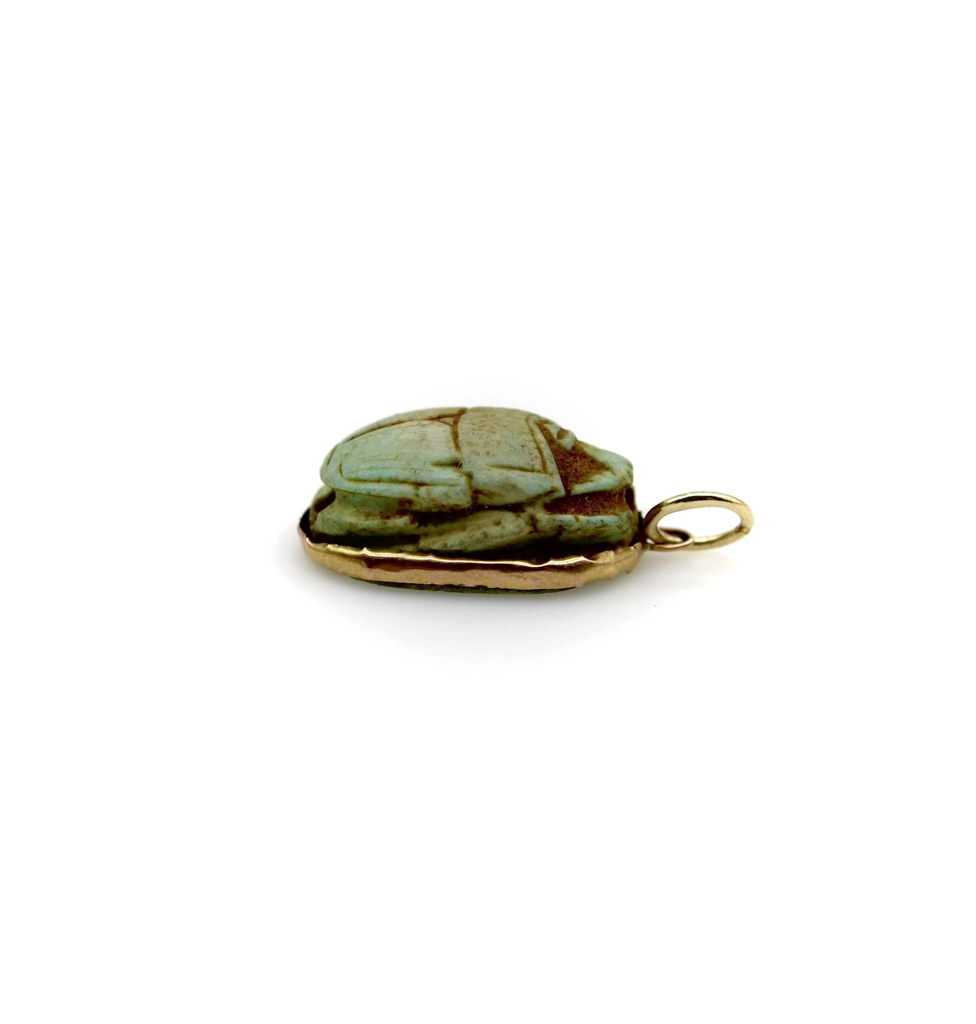 Pendentif scarabée en faïence turquoise de style néo-égyptien avec monture en or 14 carats sold by 58 Facettes product image thumbnail 3