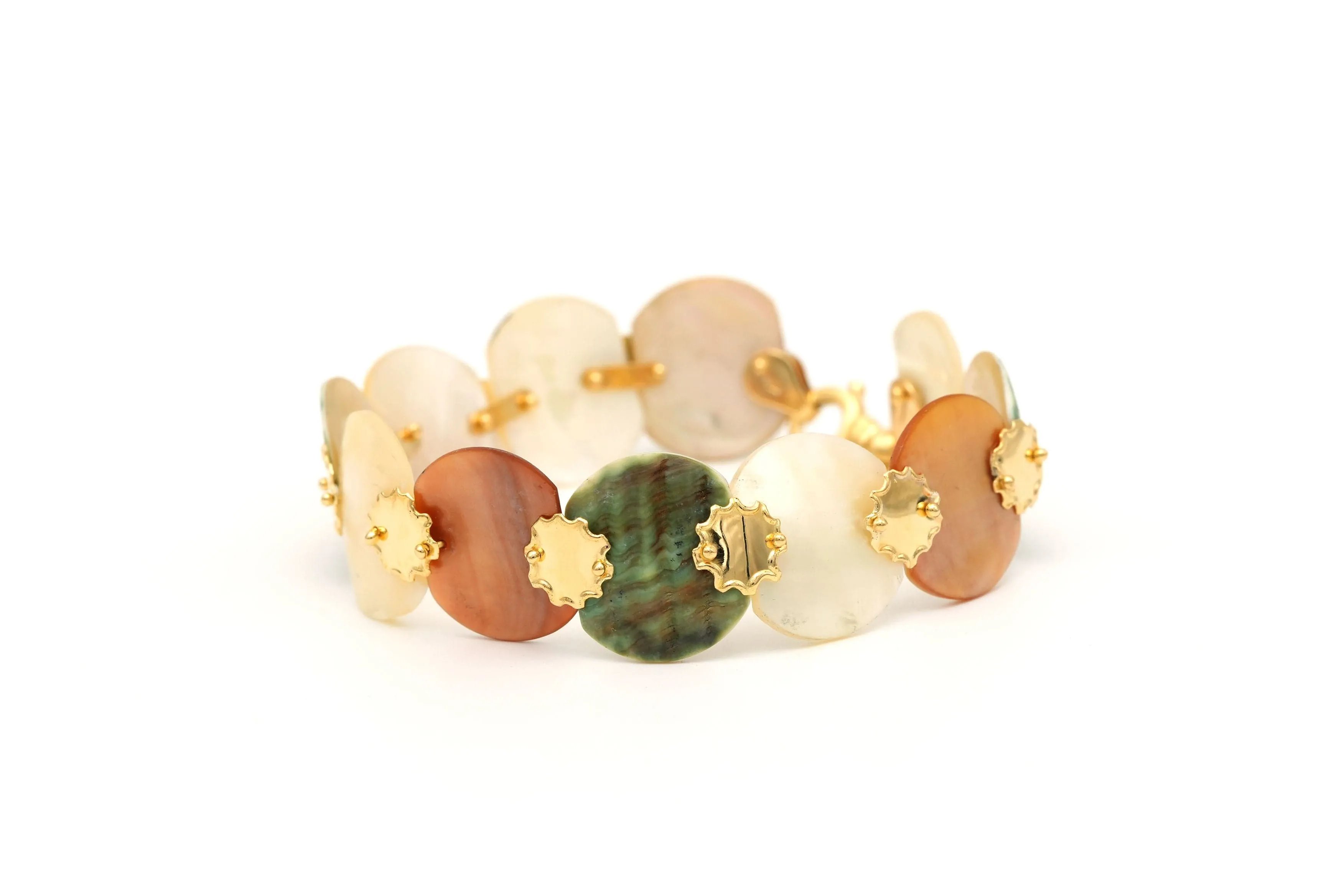 Bracelet Années 70 en or jaune 18 carats et nacre sold by 58 Facettes