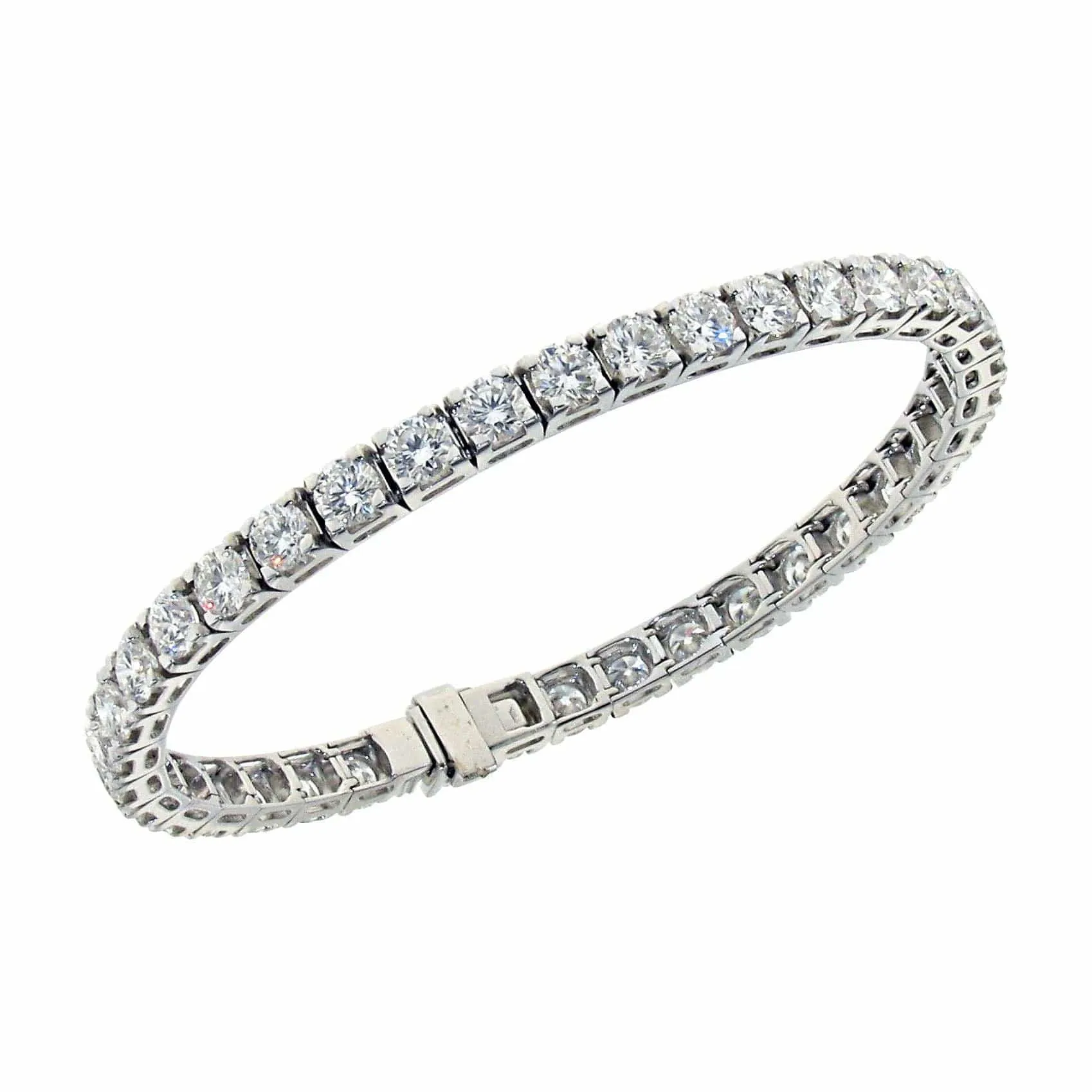 Bracelet Tennis en or blanc et diamants 10,78 carats sold by 58 Facettes