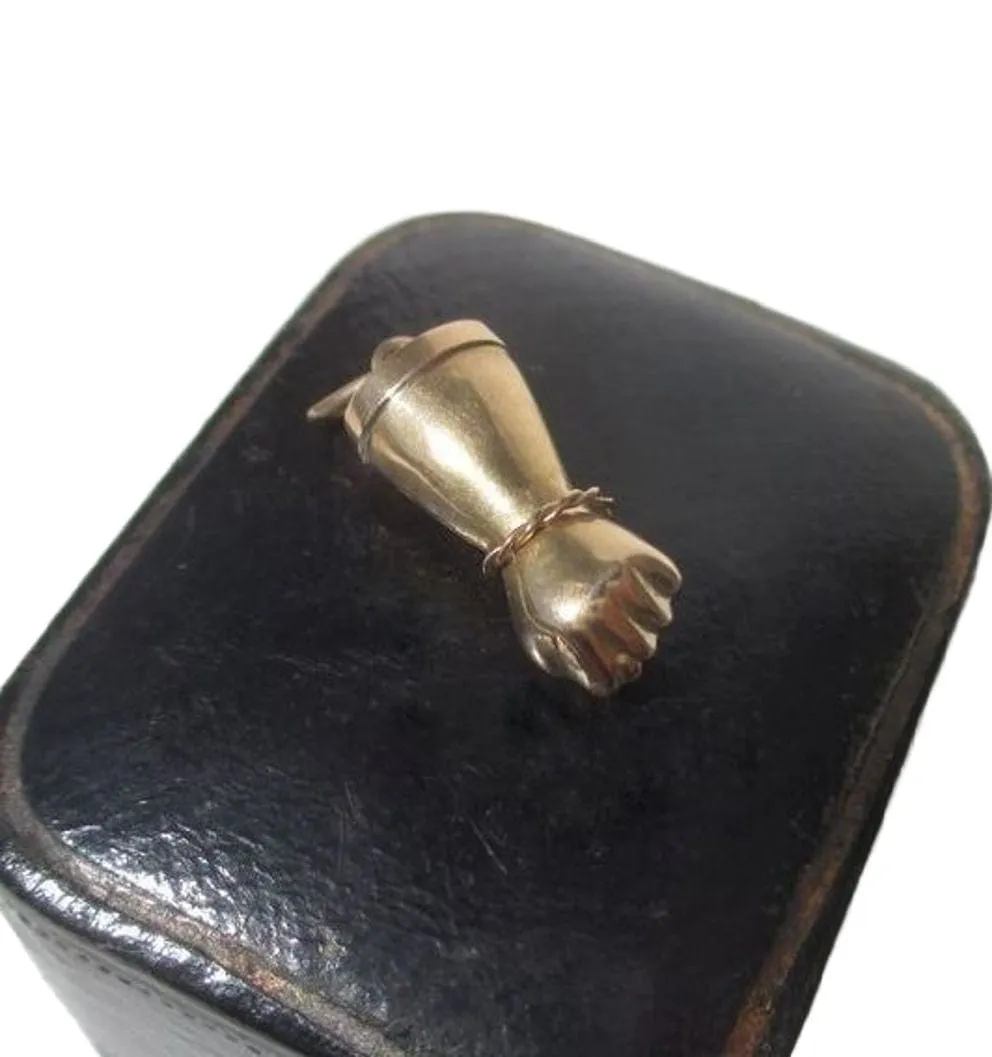 Pendentif ancien porte bonheur main Figa sold by 58 Facettes