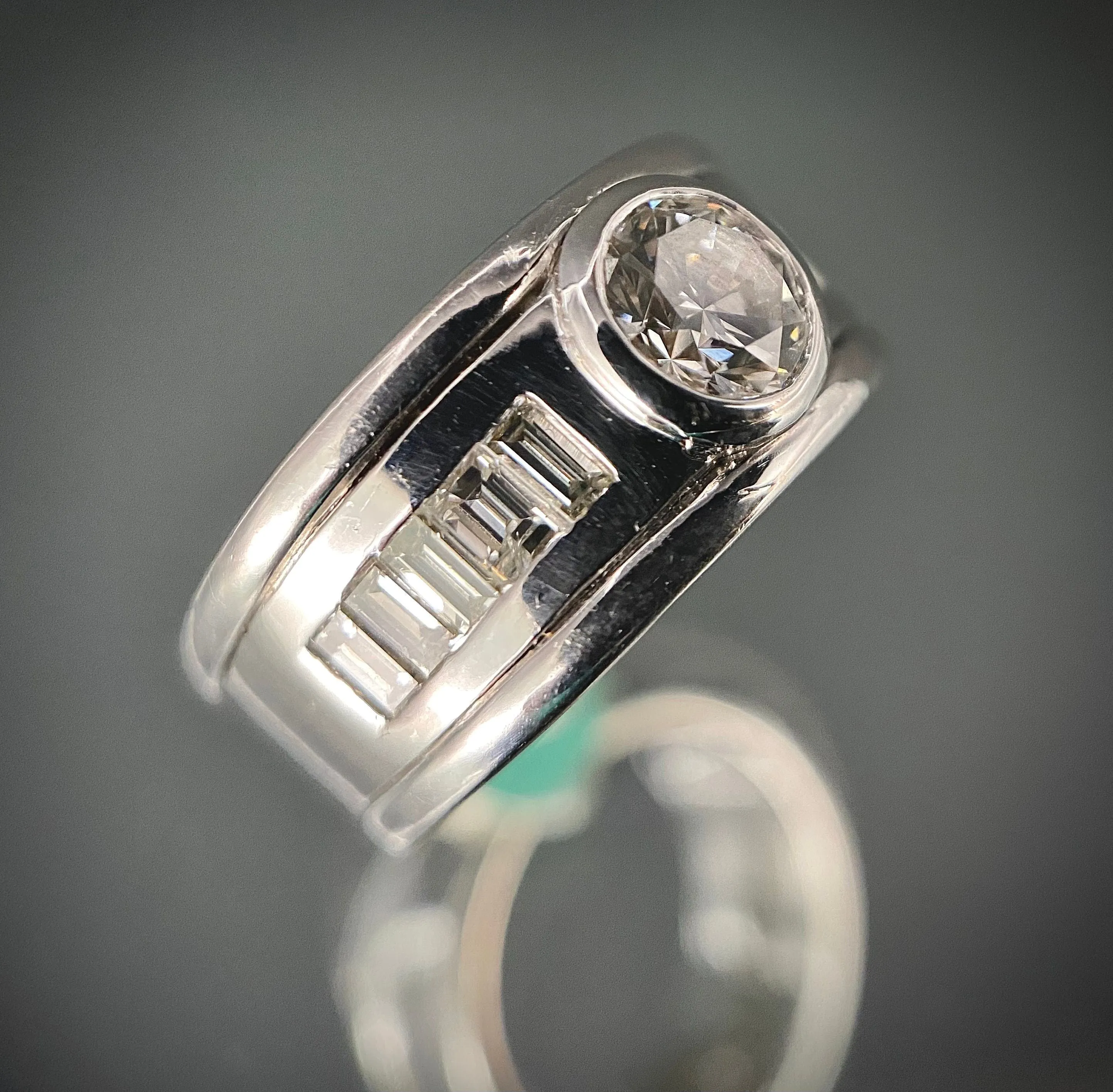 Bague en or blanc 18 carats sertie de diamants sold by 58 Facettes product image thumbnail 2