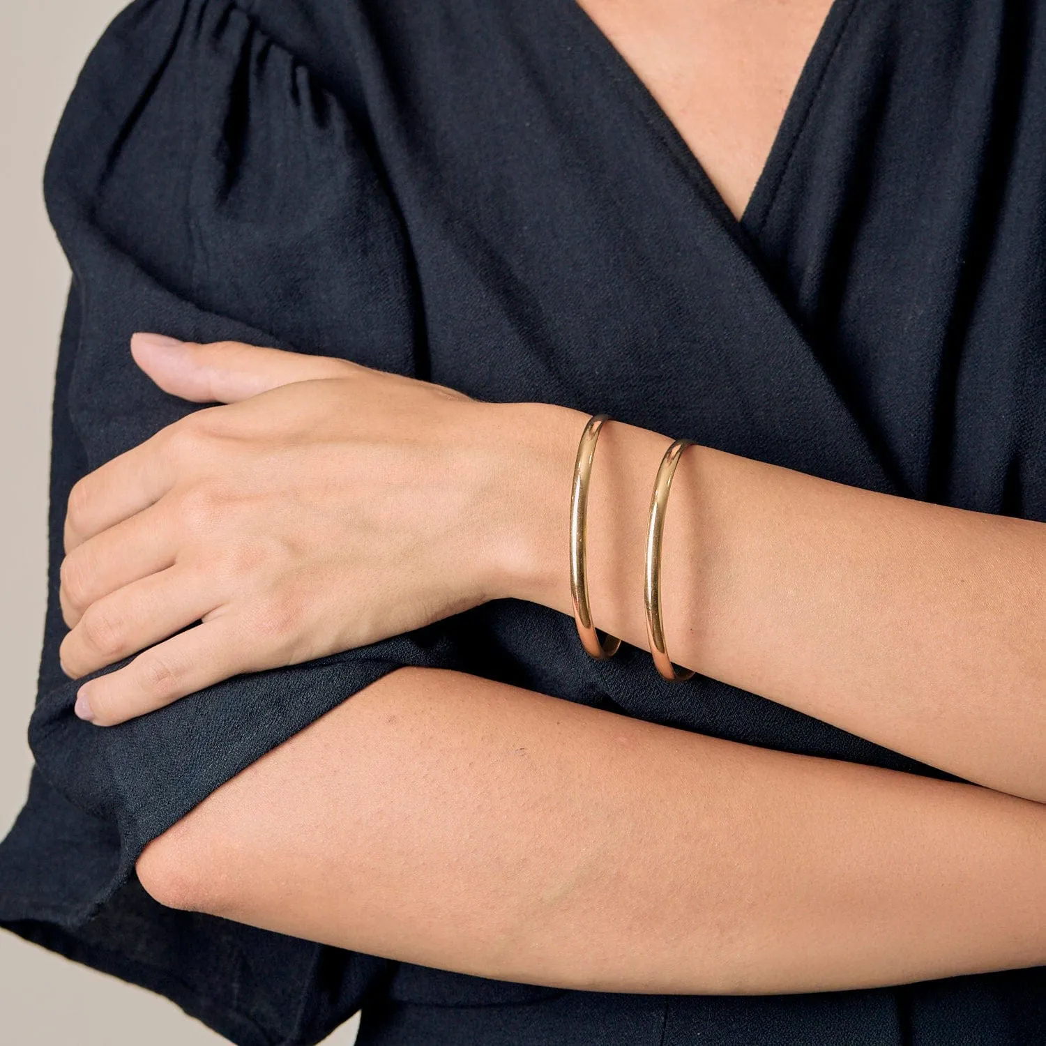 Deux bracelets jonc en or jaune sold by 58 Facettes product image thumbnail 2