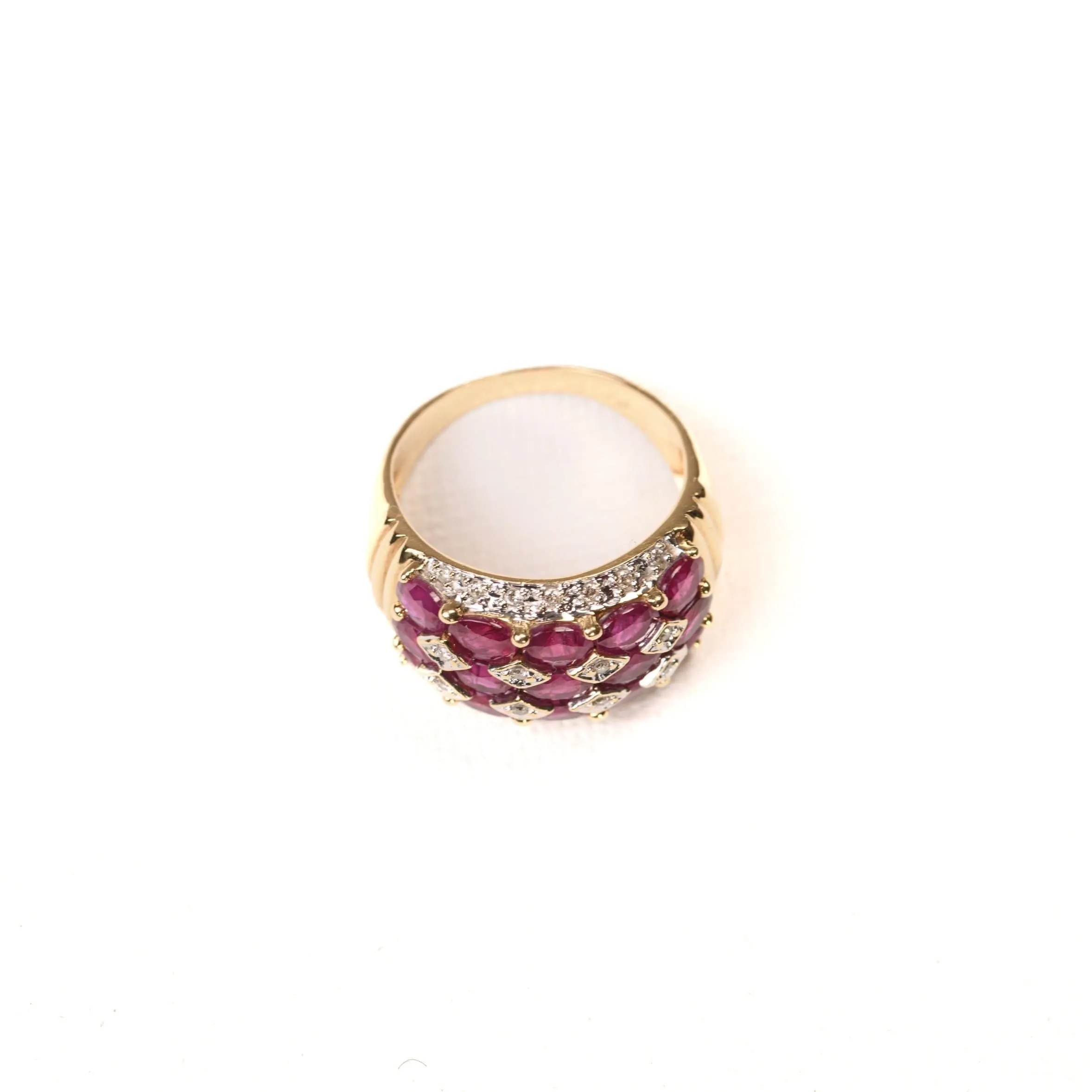 Bague bandeau pavée rubis et diamants en or jaune sold by 58 Facettes product image thumbnail 4
