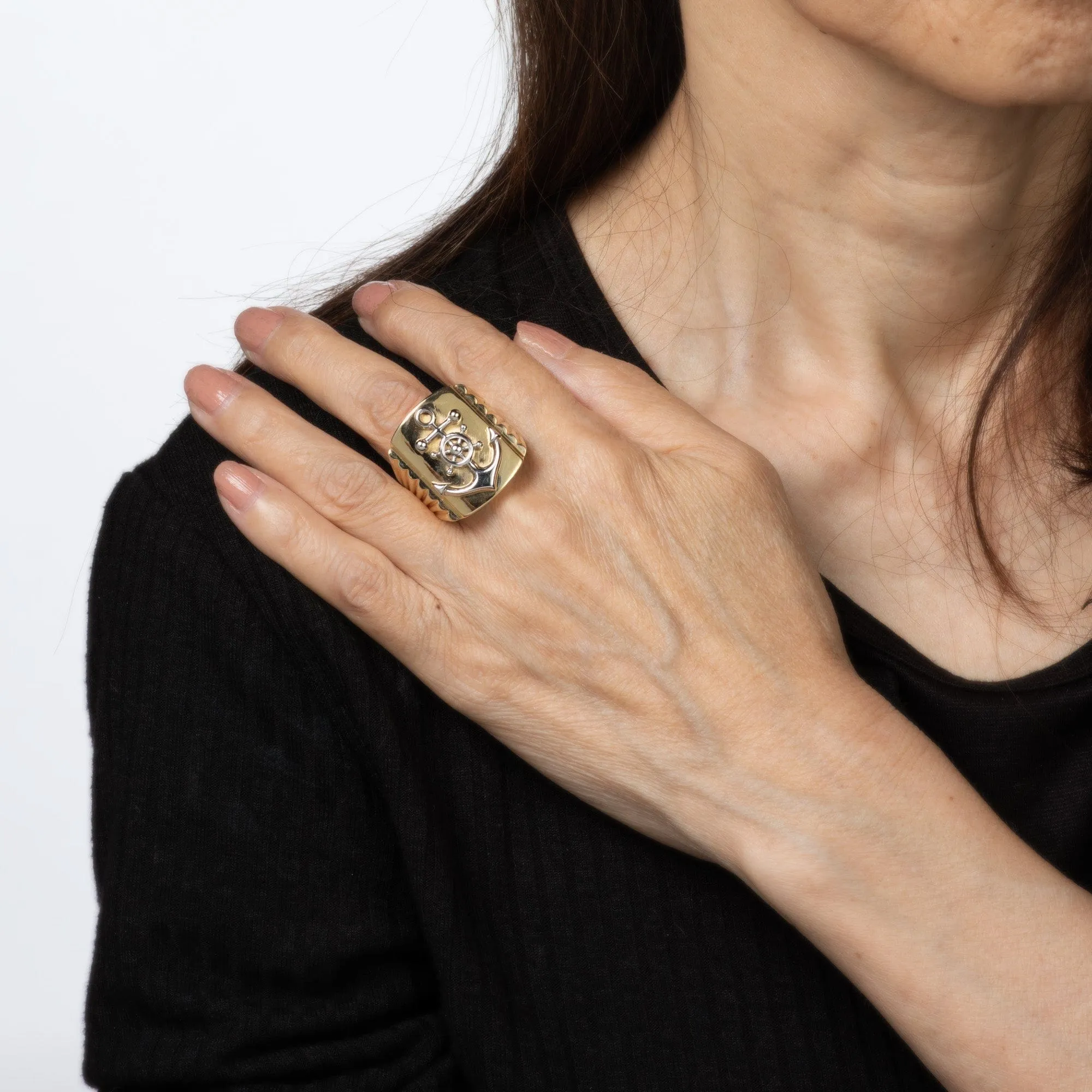 Bague ancre vintage en or jaune pour homme sold by 58 Facettes product image thumbnail 2