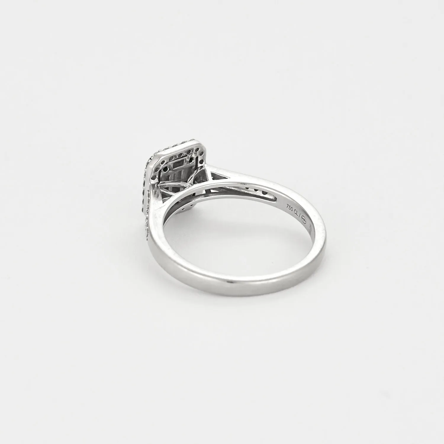Bague solitaire en or blanc et diamants sold by 58 Facettes product image thumbnail 5