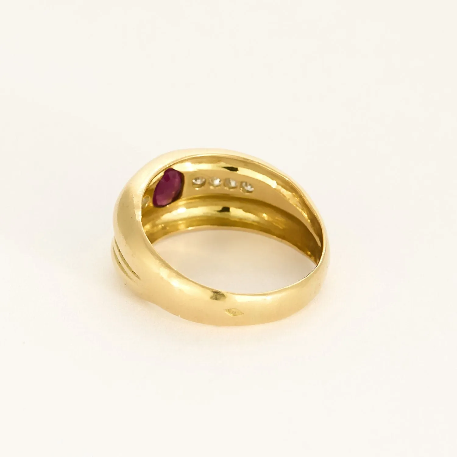 Bague bandeau en or jaune, rubis et diamants sold by 58 Facettes product image thumbnail 5