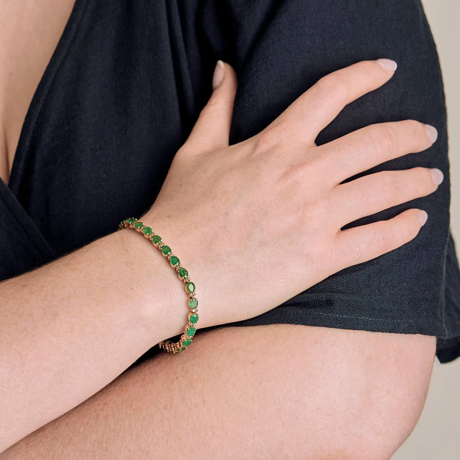 Bracelet en or jaune et émeraudes sold by 58 Facettes product image thumbnail 2