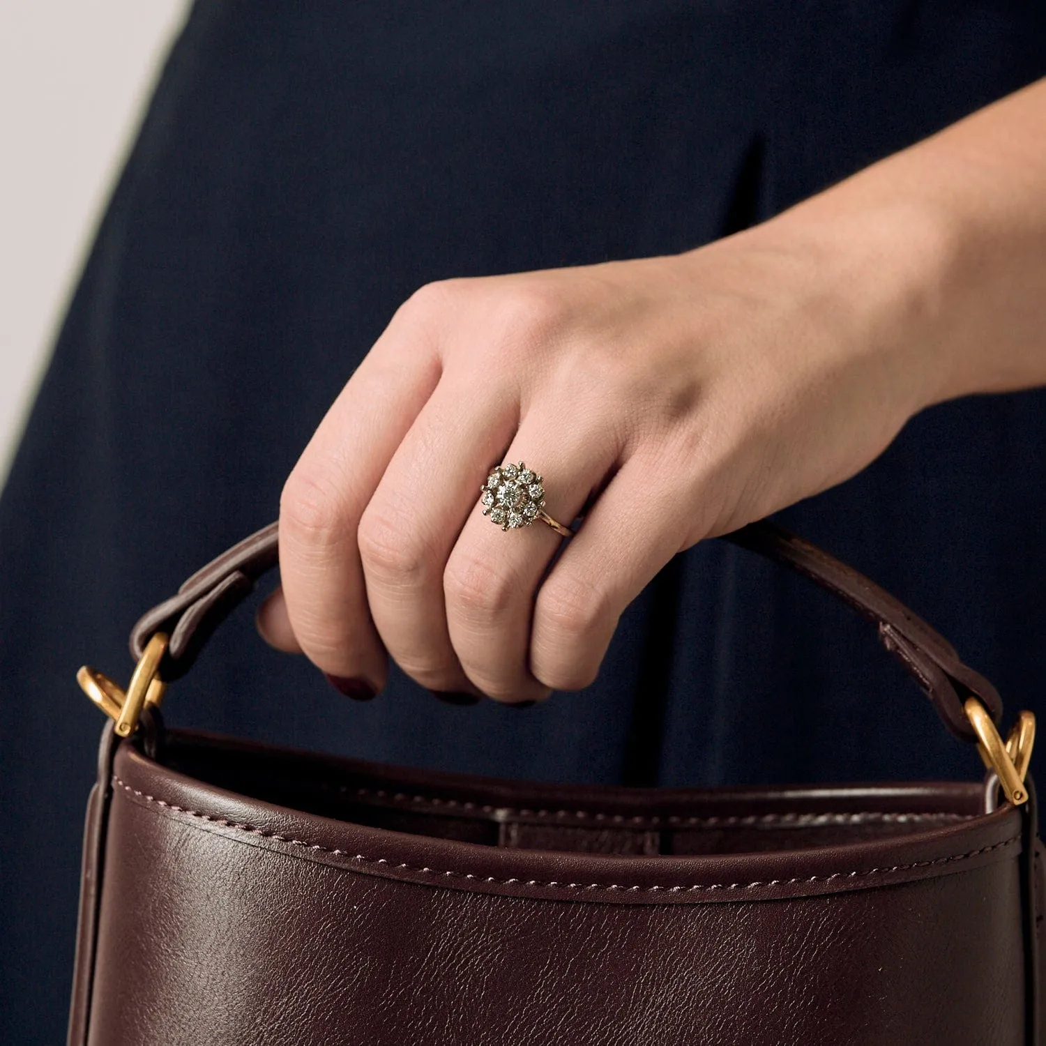 Bague Marguerite en or gris et diamants sold by 58 Facettes product image thumbnail 2