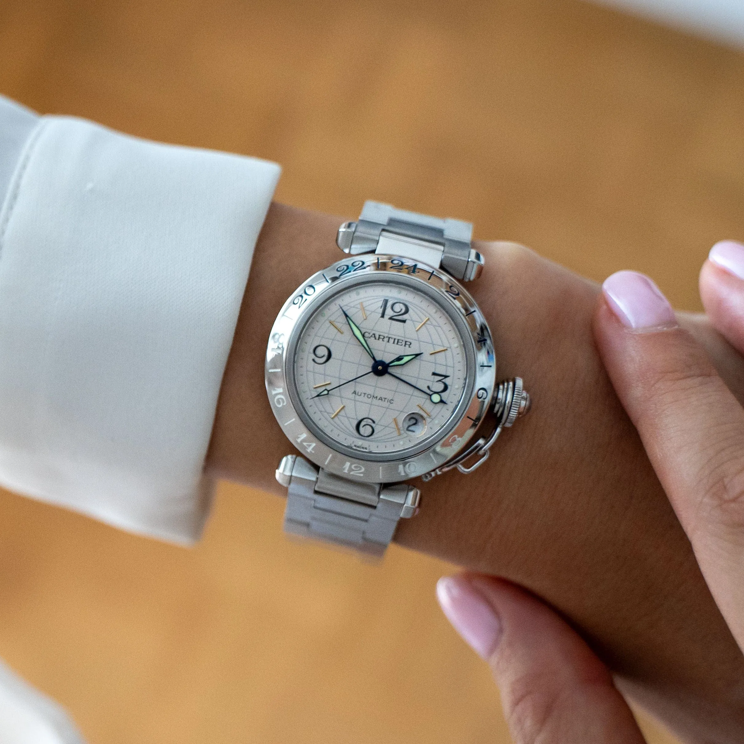 Cartier Pasha GMT - Ivory arab dial sold by 58 Facettes product image thumbnail 3