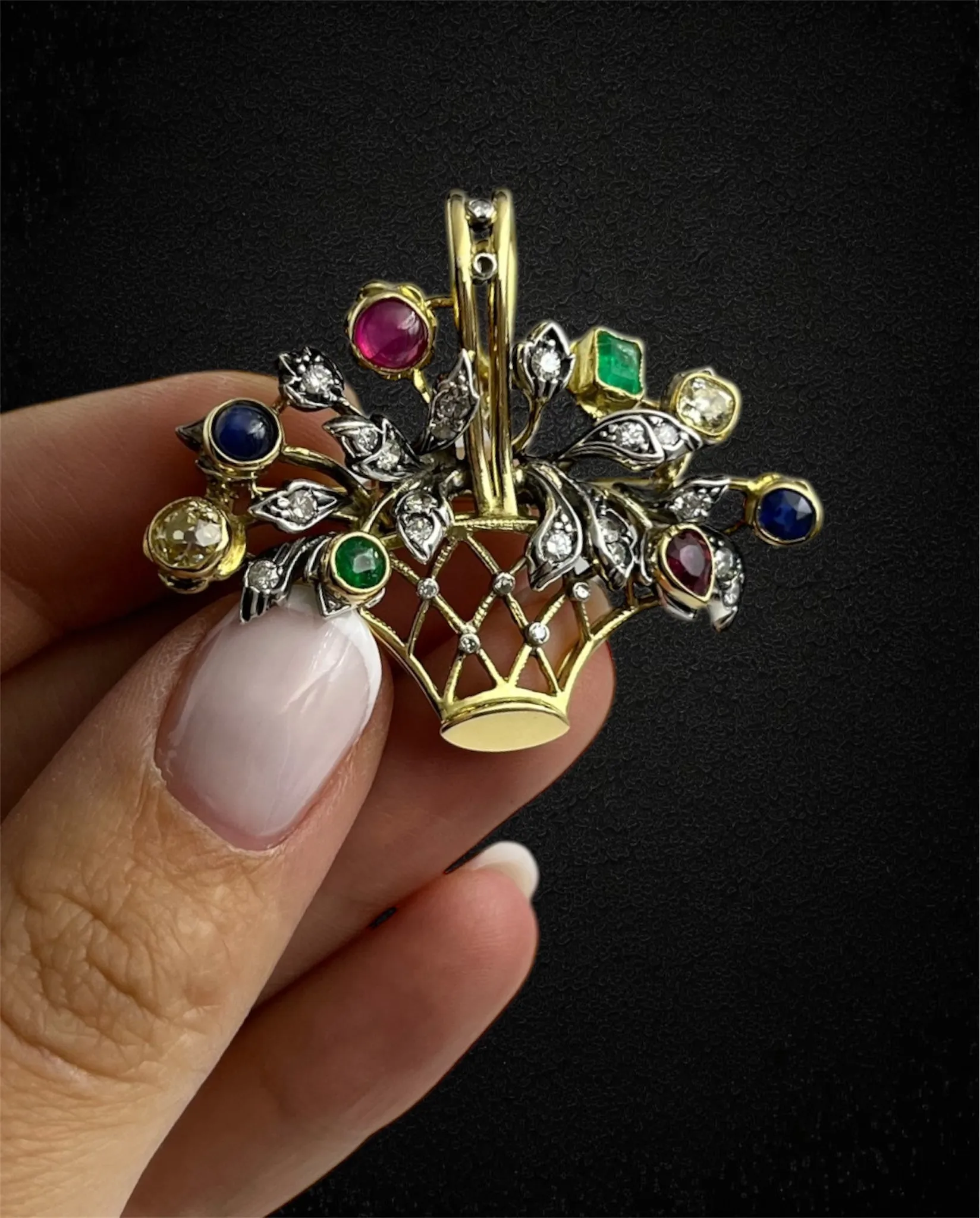 Broche-pendentif Bouquet avec diamants et pierres précieuses sold by 58 Facettes product image thumbnail 4