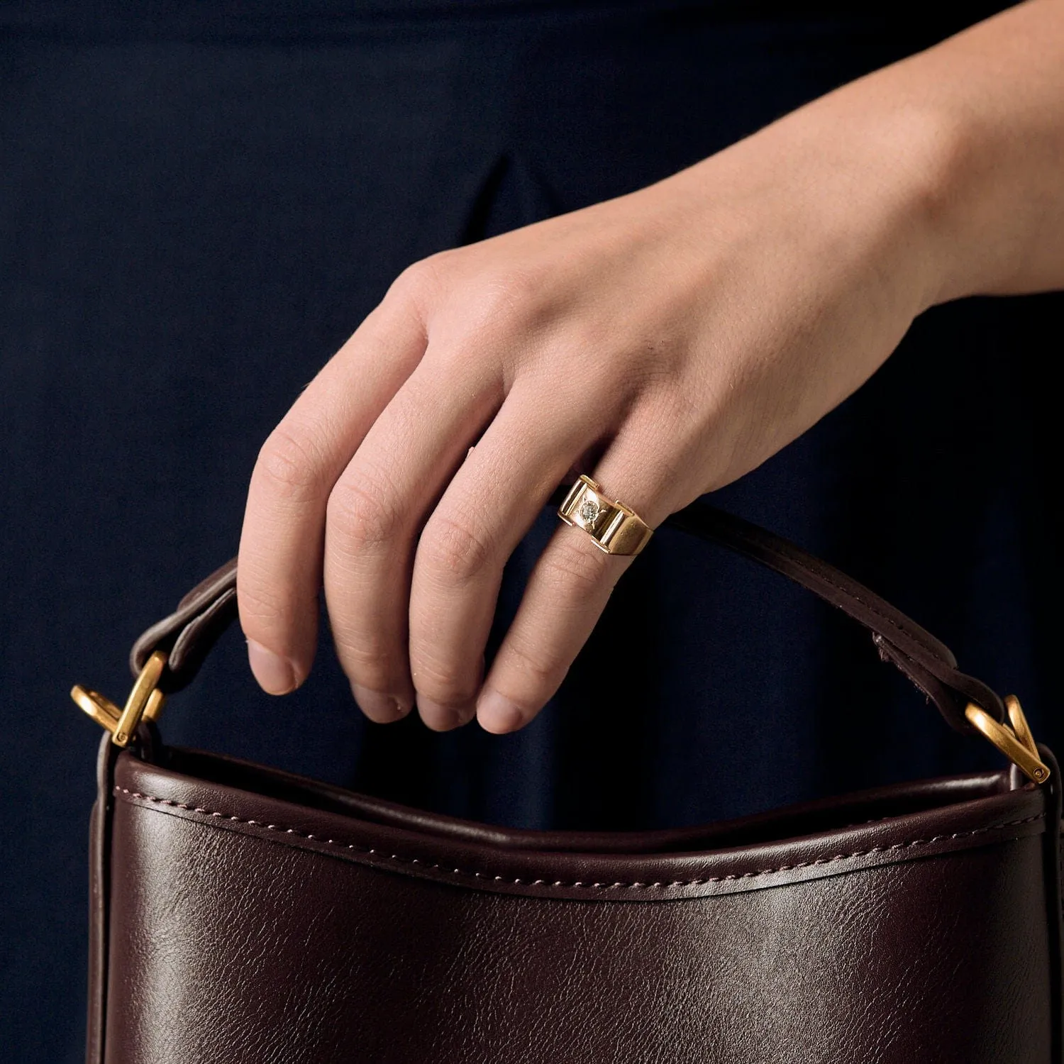 Chevalière en or jaune et diamant sold by 58 Facettes product image thumbnail 2