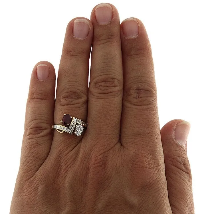 Bague en or jaune avec rubis, diamant ovale et baguettes sold by 58 Facettes product image thumbnail 2