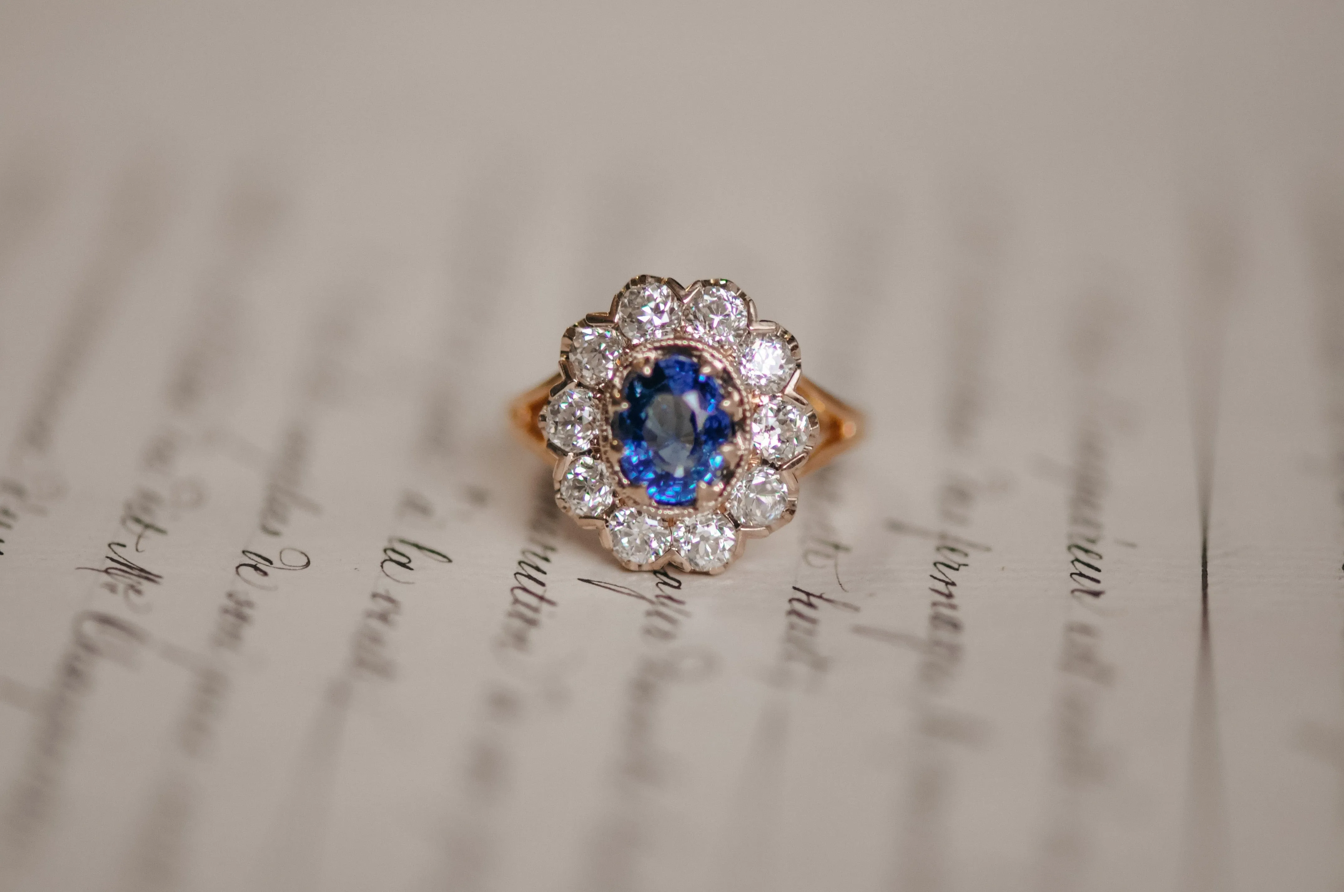Antique gold, blue sapphire and old mine diamond ring sold by 58 Facettes product image thumbnail 5