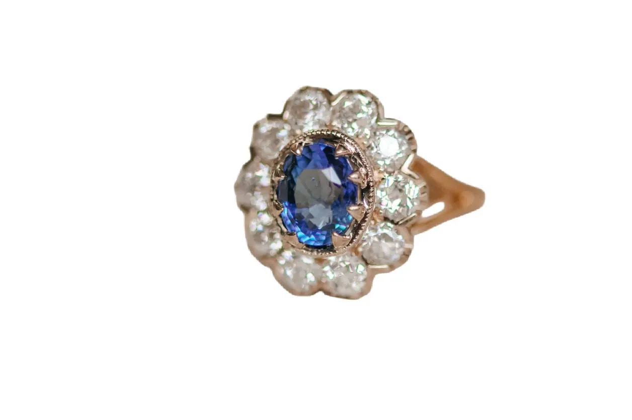 Antique gold, blue sapphire and old mine diamond ring sold by 58 Facettes