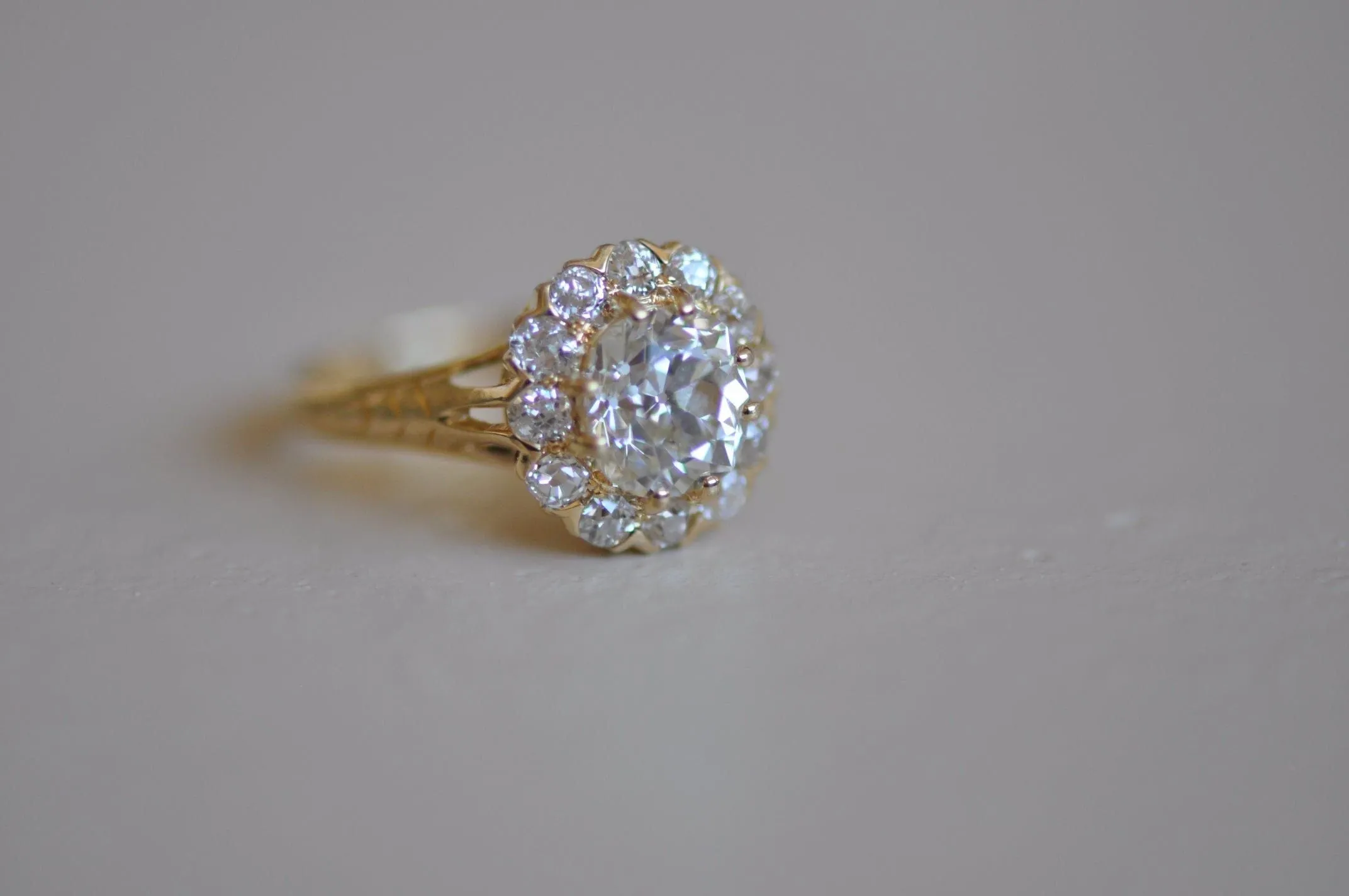 Antique yellow gold diamond ring sold by 58 Facettes product image thumbnail 3