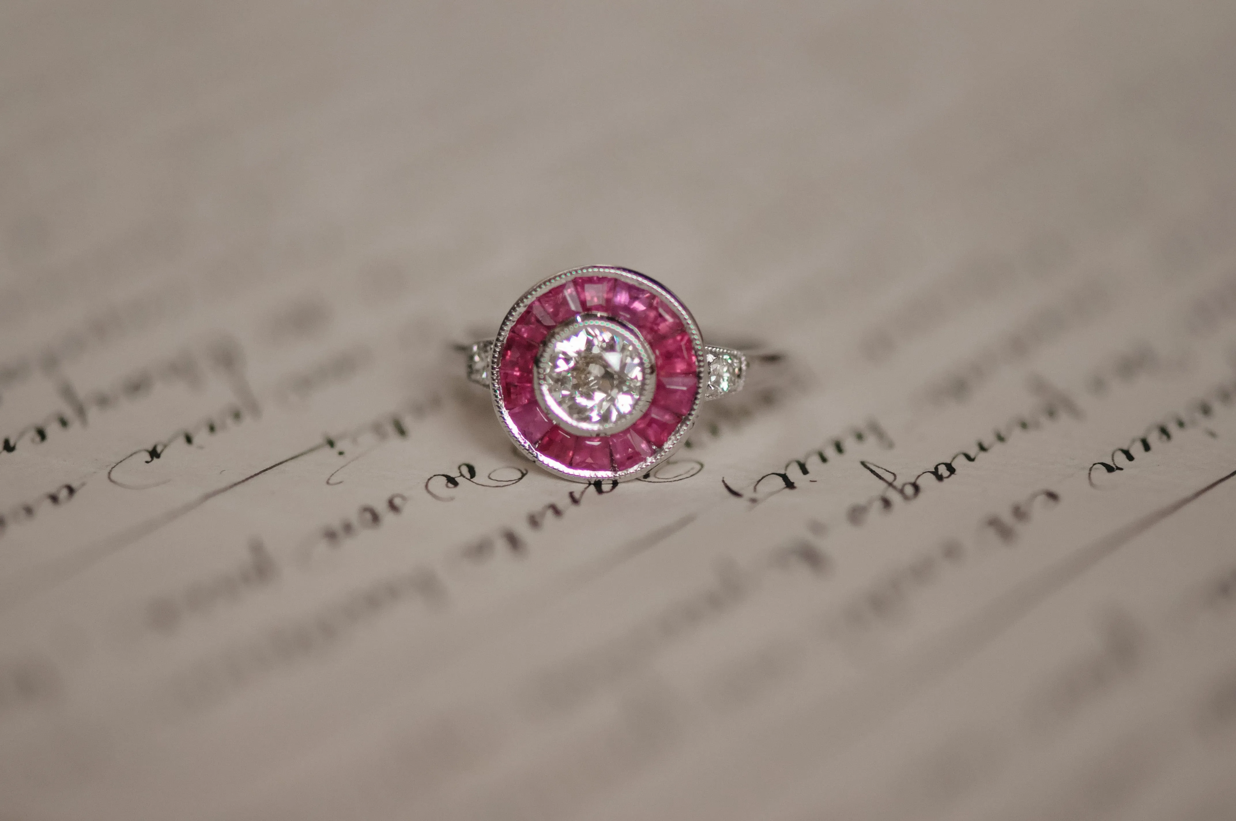 Antique white gold ruby old mine diamond ring sold by 58 Facettes product image thumbnail 4