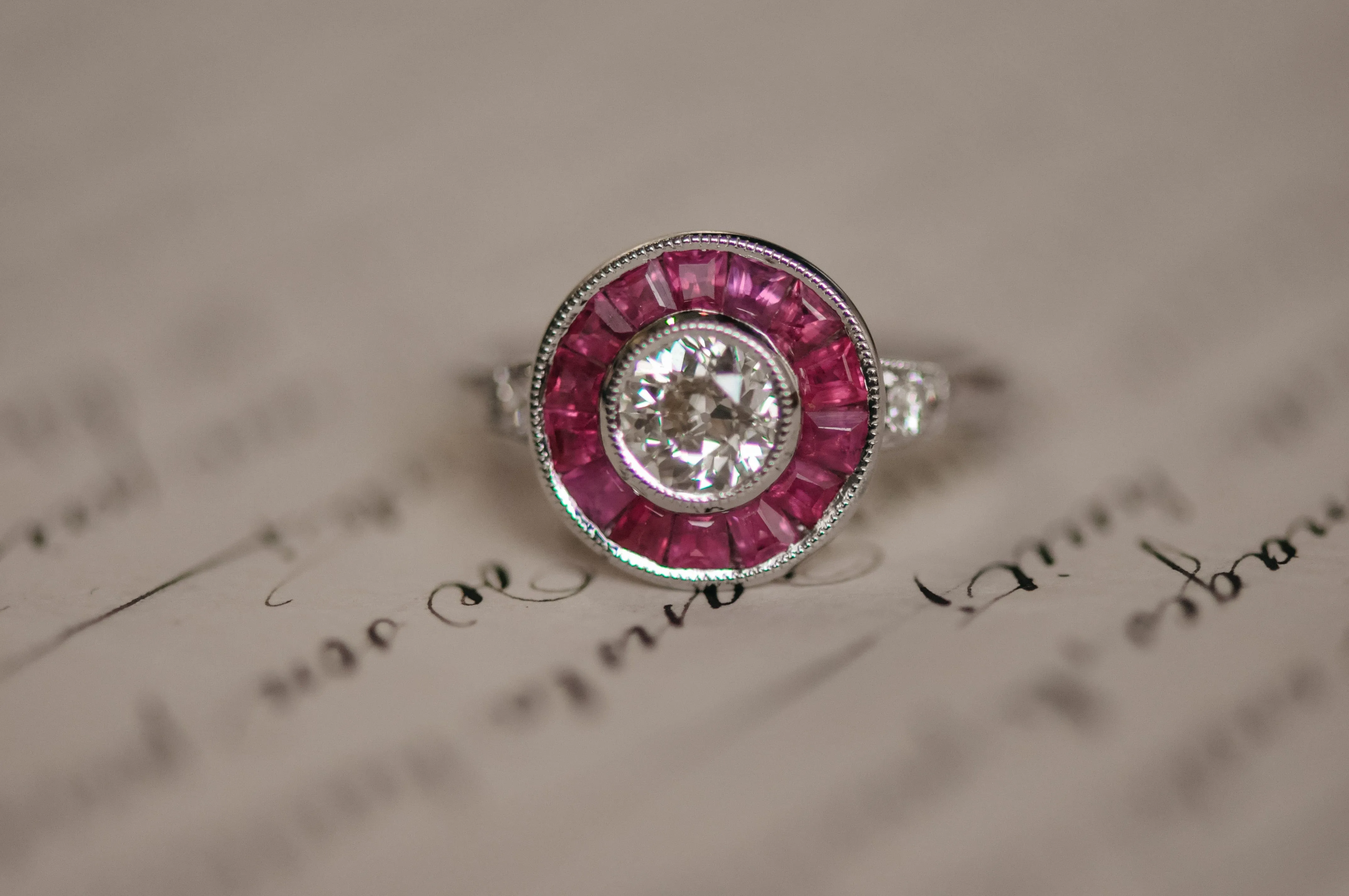 Antique white gold ruby old mine diamond ring sold by 58 Facettes product image thumbnail 5