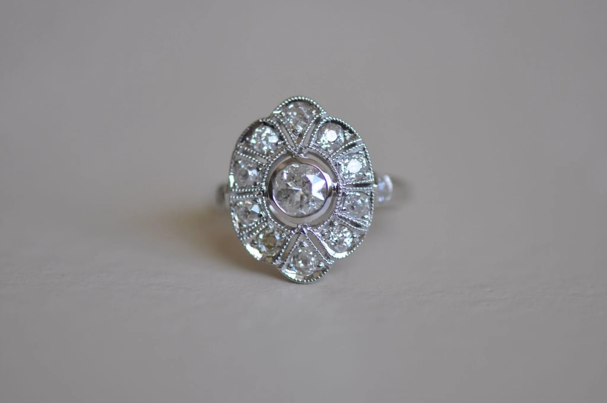 Art Déco white gold and diamond ring sold by 58 Facettes product image thumbnail 4