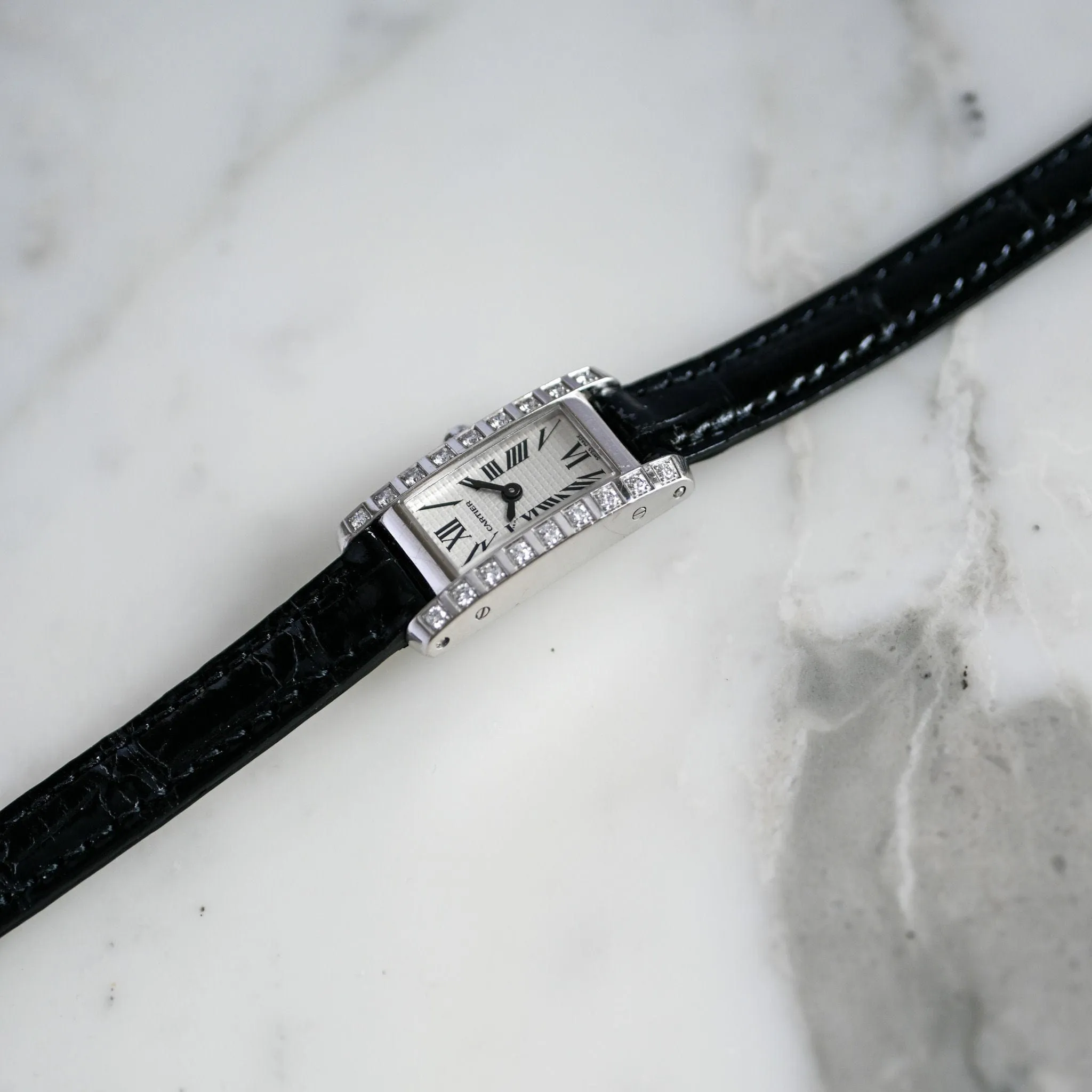 CARTIER - Montre Tank Allongée Mini or blanc sold by 58 Facettes product image thumbnail 5