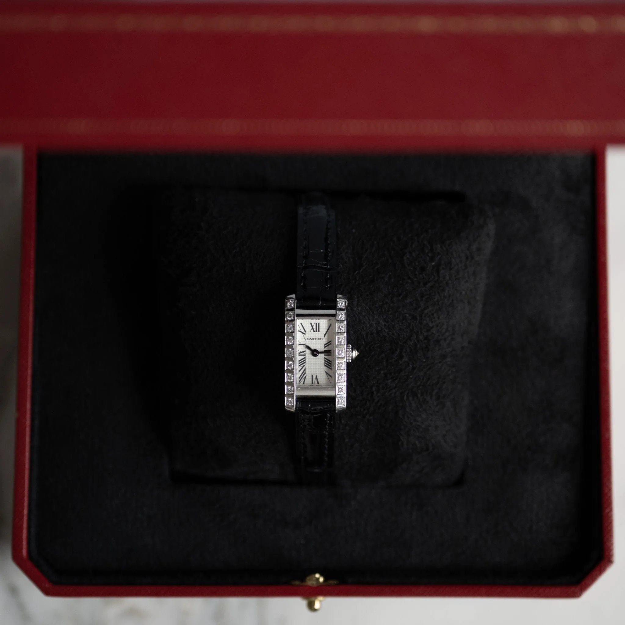 CARTIER - Montre Tank Allongée Mini or blanc sold by 58 Facettes product image thumbnail 2