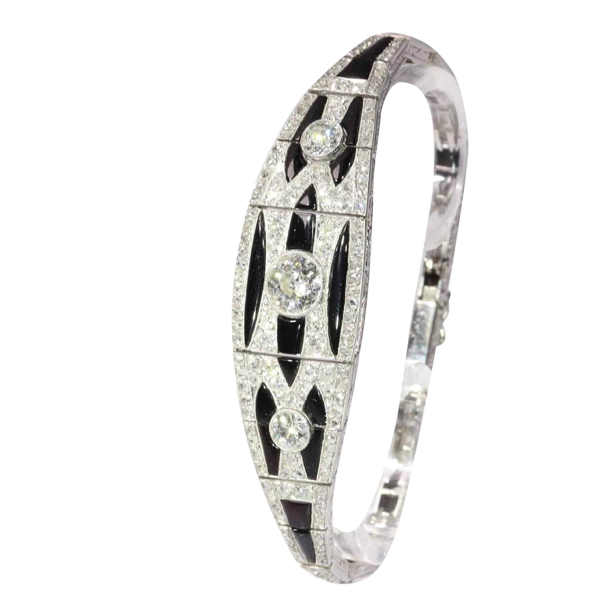 Graphic Grace – Bracelet Art déco vintage en platine, diamants et onyx sold by 58 Facettes product image thumbnail 5