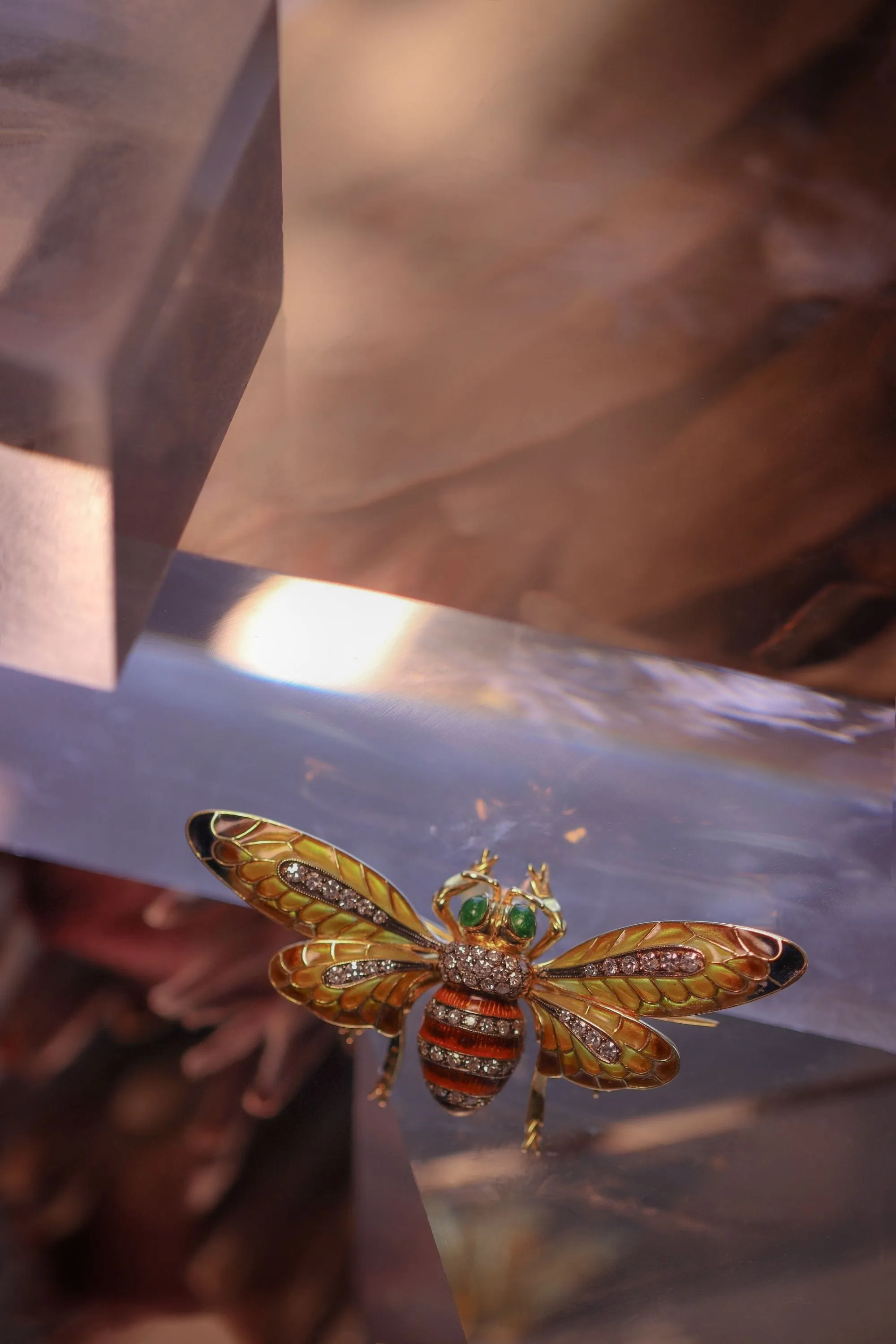 Vintage Bee Brooch-Pendant with Plique-à-Jour Enamel and Trembling Wings sold by 58 Facettes product image thumbnail 2