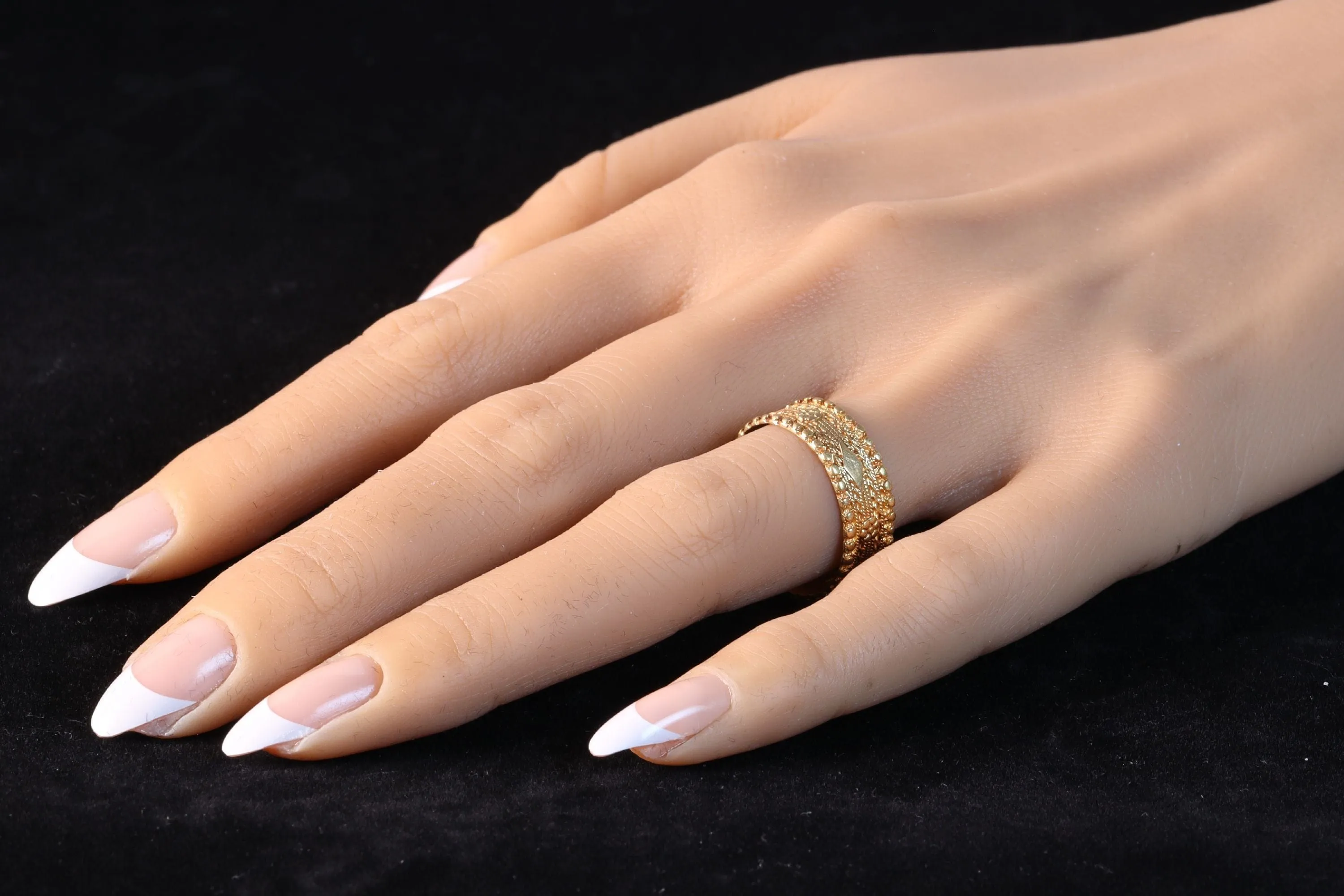 Alliance baroque en or jaune 18K, vers 1700 sold by 58 Facettes product image thumbnail 3