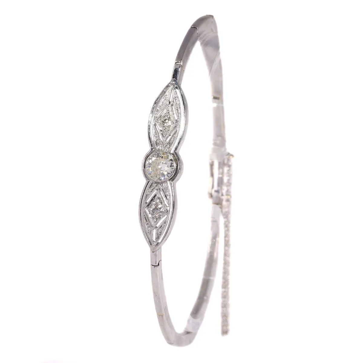 Les diamants de l'art déco : l'élégance intemporelle d'un bracelet vintage sold by 58 Facettes product image thumbnail 3