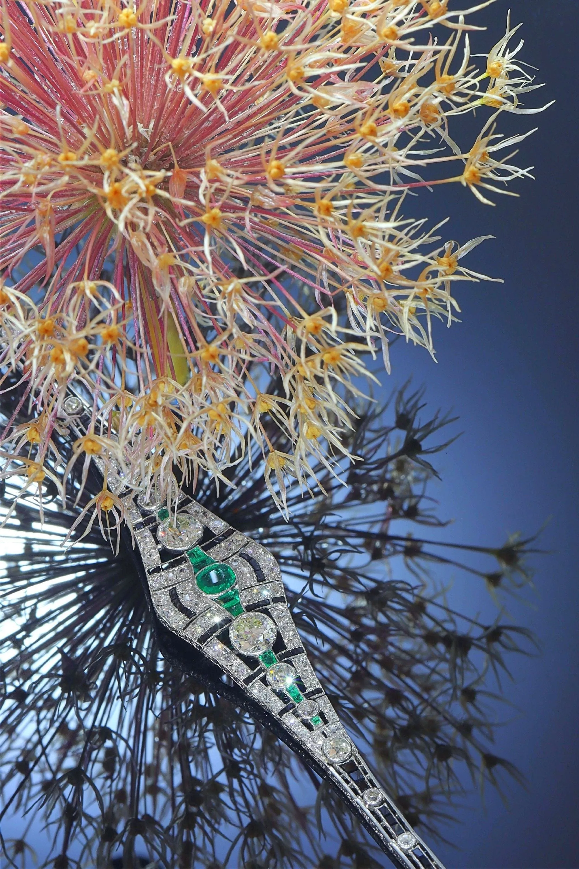 Bracelet Art déco sophistiqué en platine : diamants, émeraudes et onyx sold by 58 Facettes product image thumbnail 2