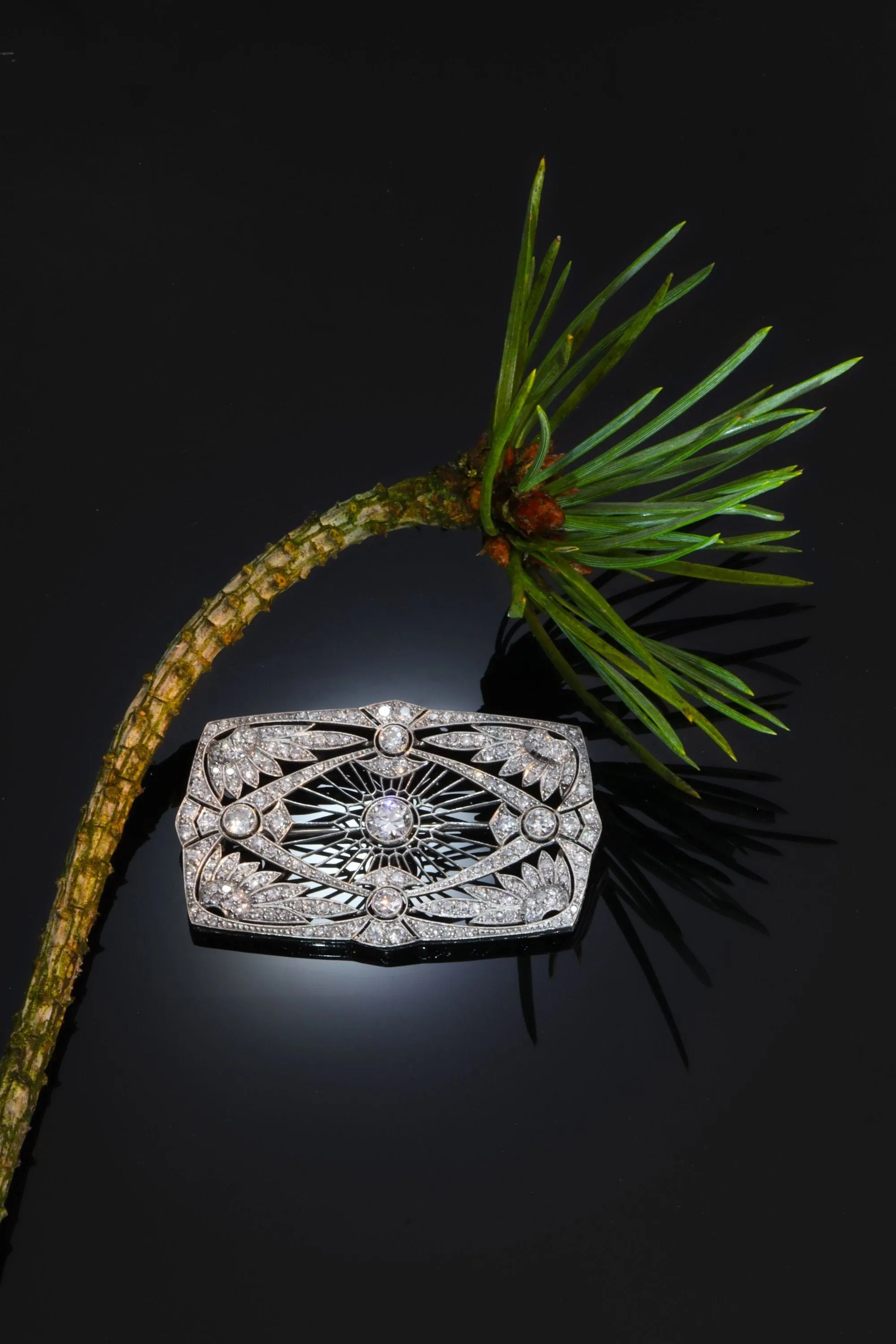 Fusion élégante : broche édouardienne et Art déco sold by 58 Facettes product image thumbnail 2