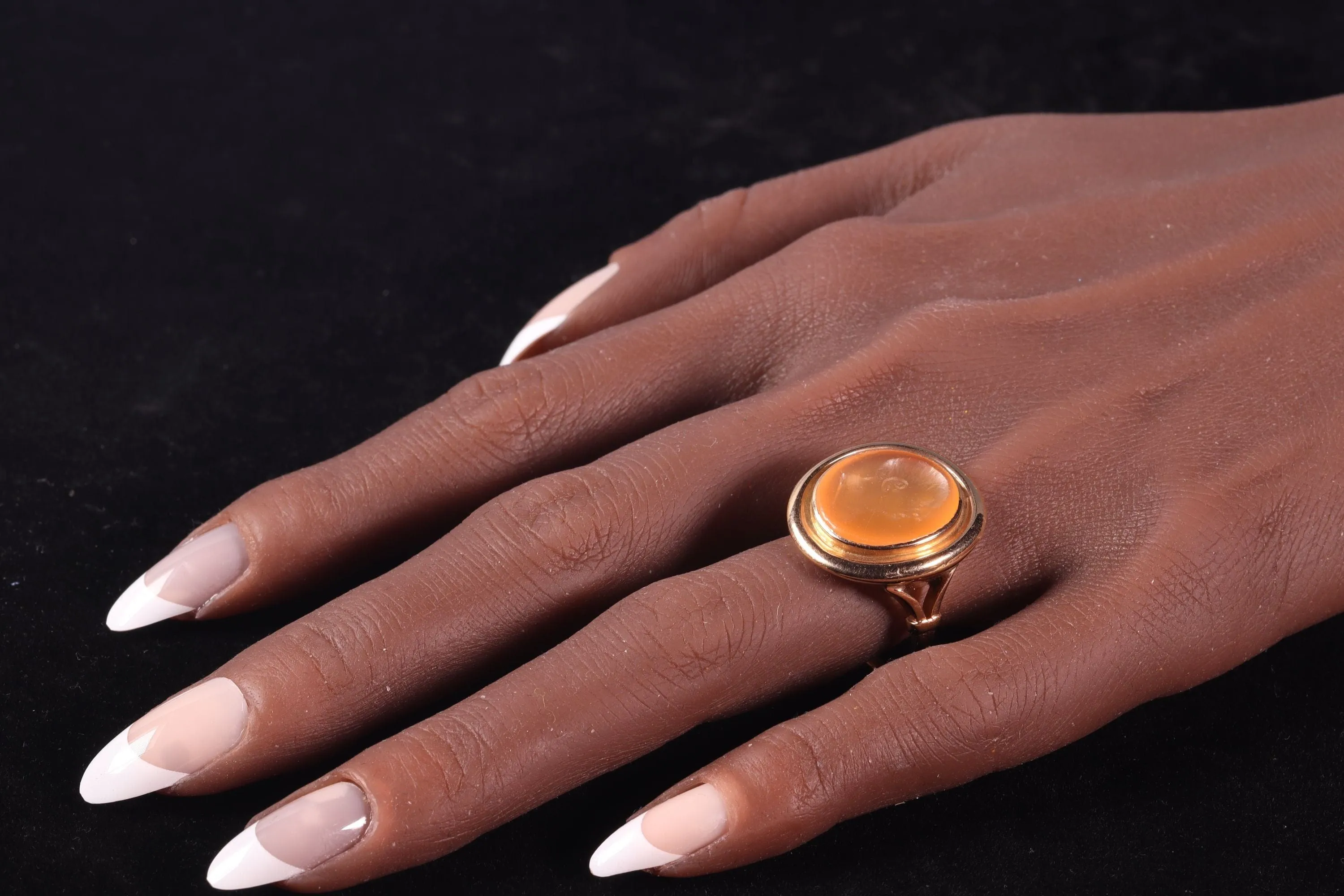 Bague pour homme en or intaille antique du début de l'époque victorienne sold by 58 Facettes product image thumbnail 3