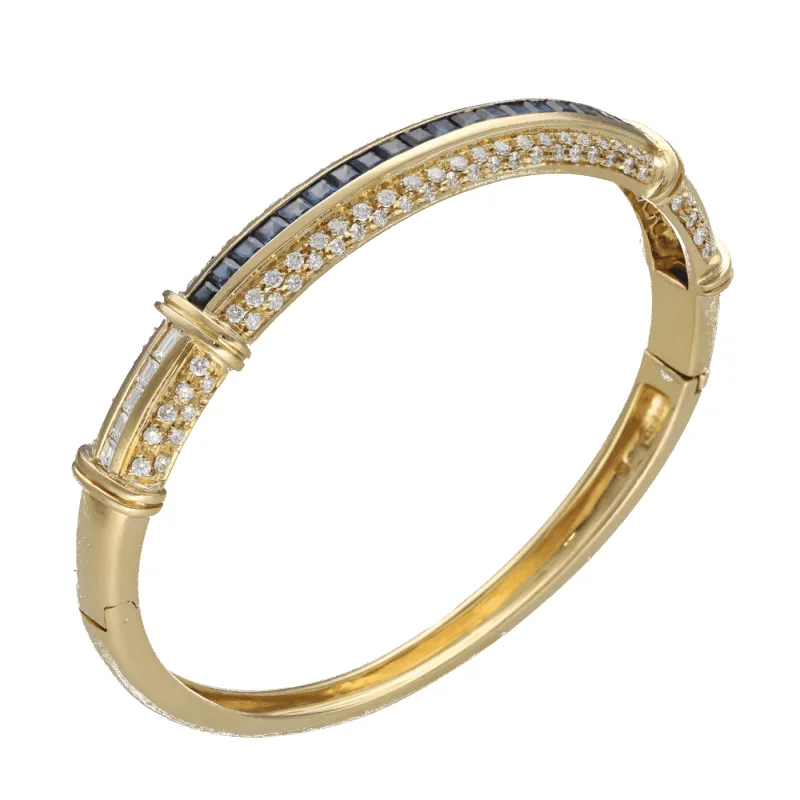 Bracelet Jonc Ouvrant Or Jaune 18k – Saphirs Calibrés 1.0 ct et Diamants 2.50 cts – Années 1990 sold by 58 Facettes