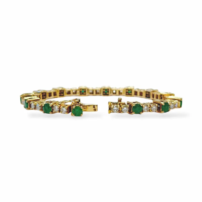 Bracelet or jaune, émeraudes et ligne de diamants sold by 58 Facettes