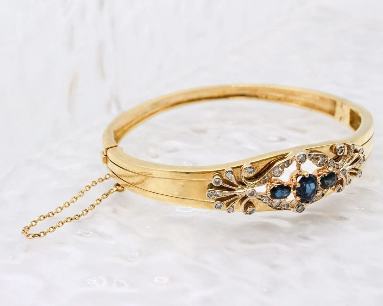 Bracelet jonc or jaune 3 saphirs sold by 58 Facettes product image thumbnail 5