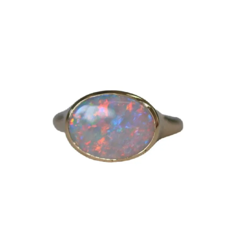 Vintage yellow gold Australian opal ring sold by 58 Facettes