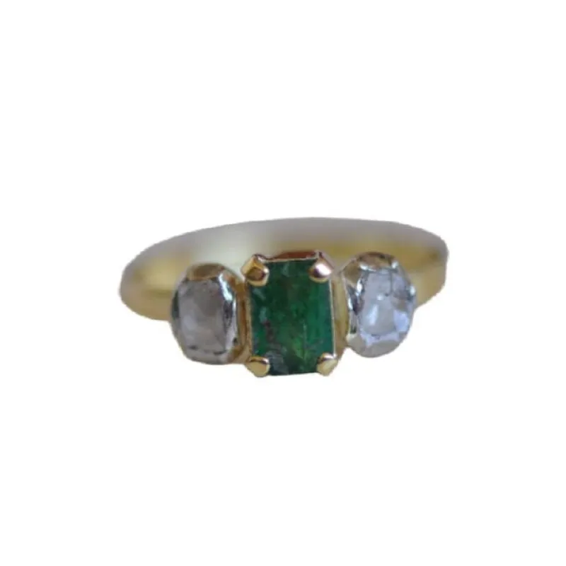 Antique yellow gold, silver and emerald ring sold by 58 Facettes