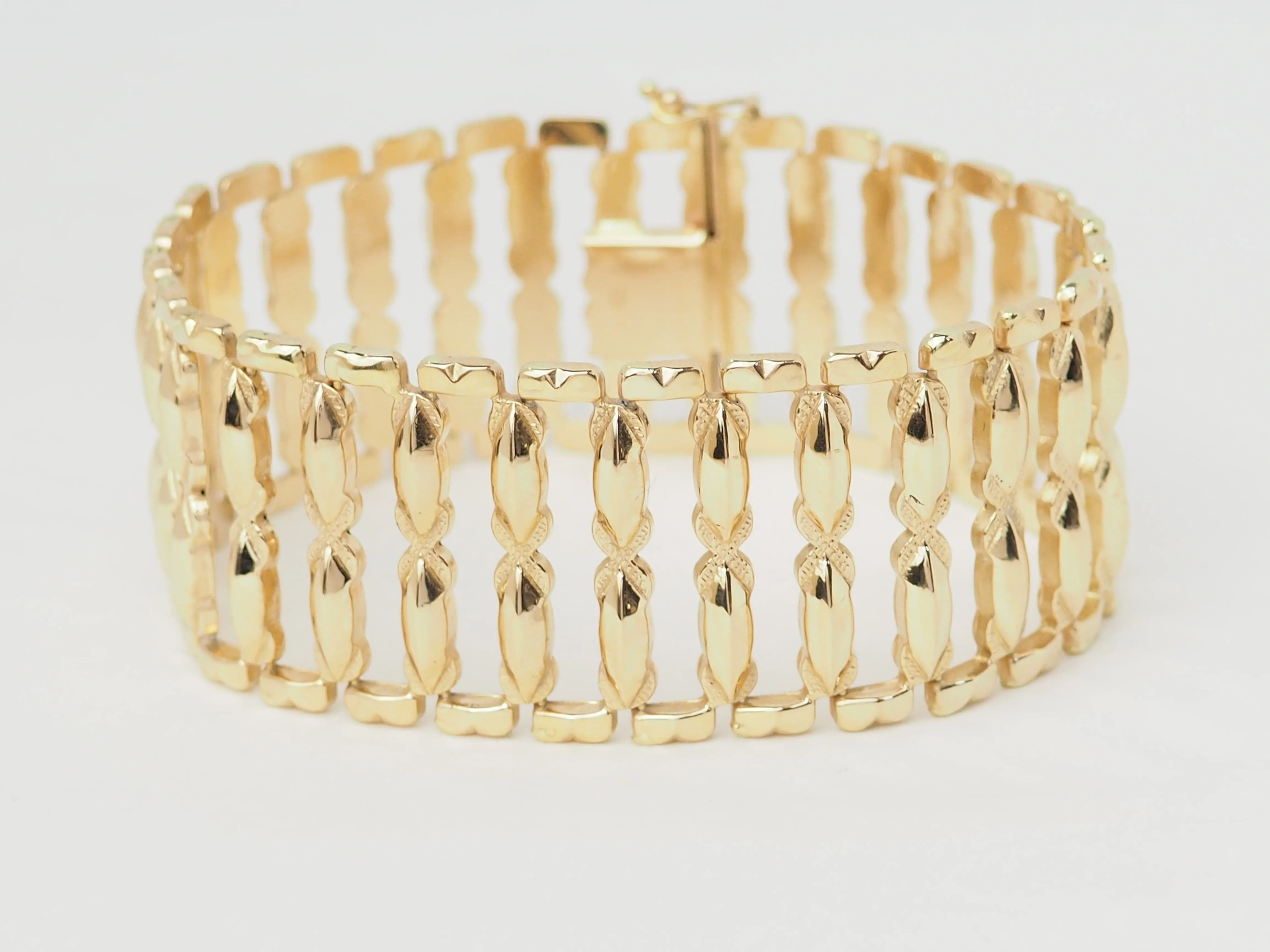 Bracelet vintage maille plate en or jaune sold by 58 Facettes product image thumbnail 5