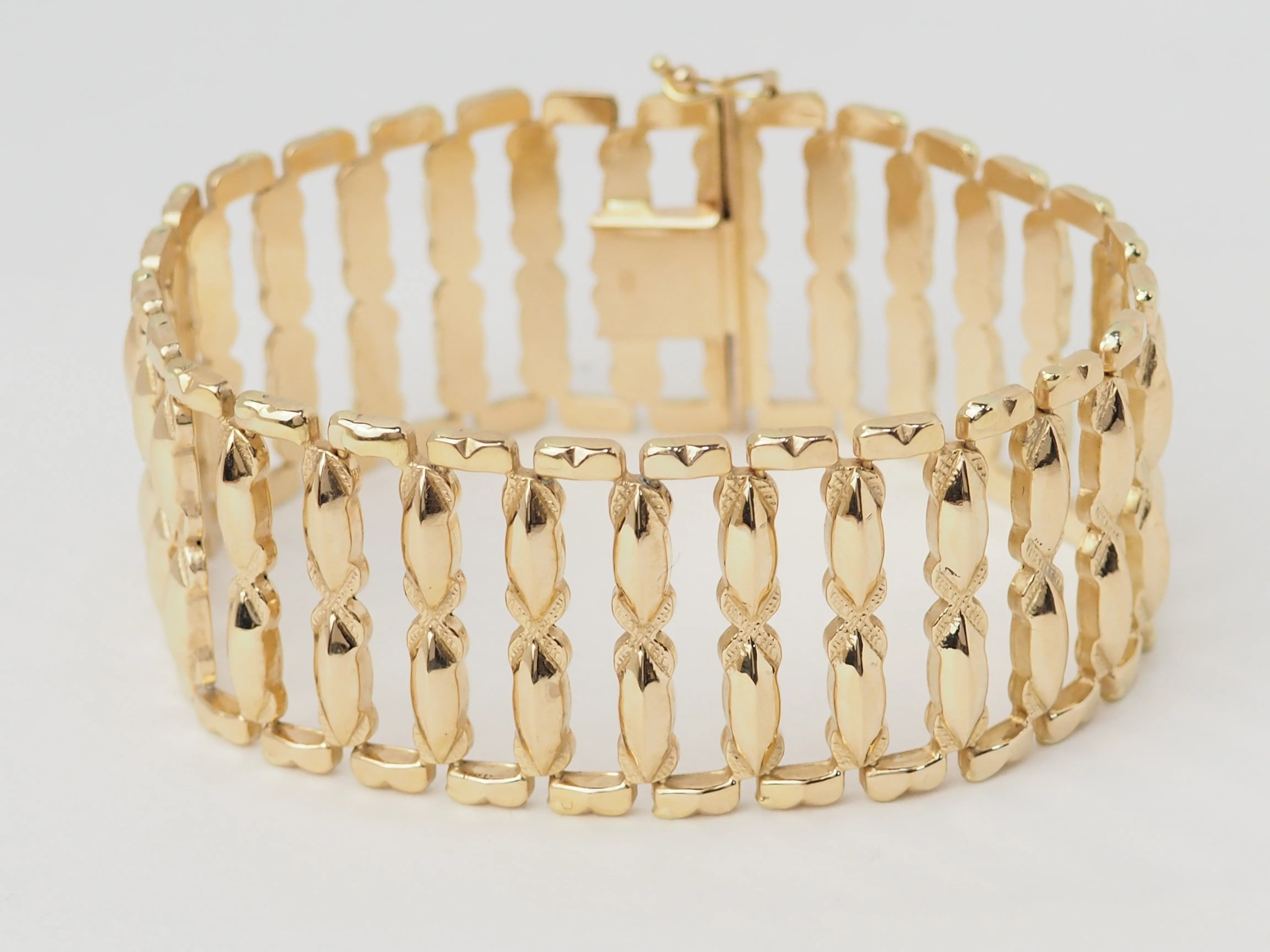 Bracelet vintage maille plate en or jaune sold by 58 Facettes product image thumbnail 3