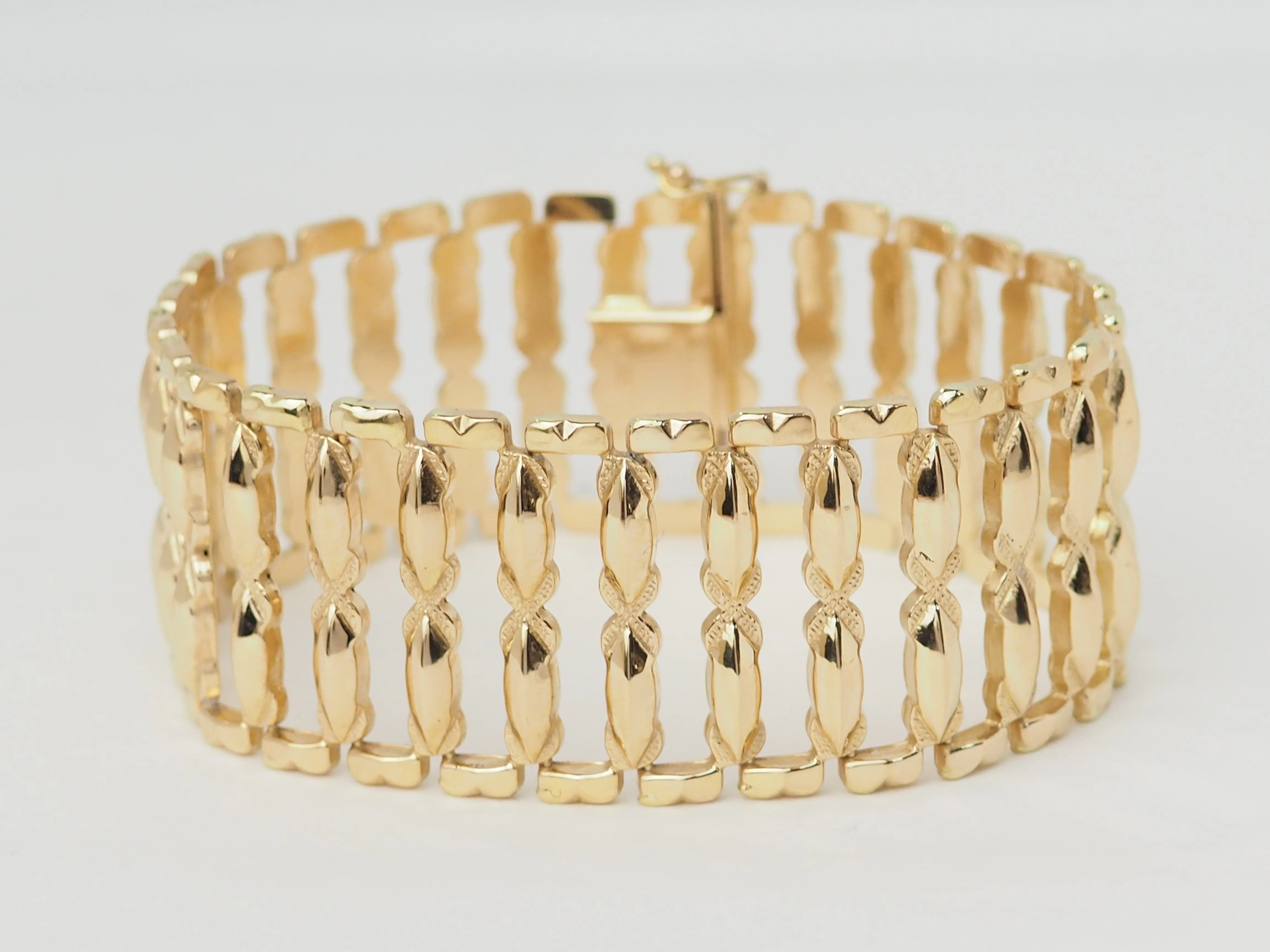 Bracelet vintage maille plate en or jaune sold by 58 Facettes product image thumbnail 4