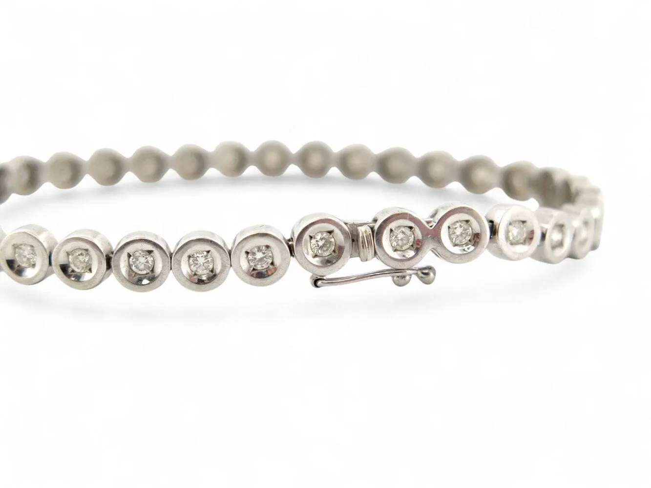 bracelet tennis t19 serti de 35 diamants 2.1ct en or blanc 14k 16gr sold by 58 Facettes product image thumbnail 4
