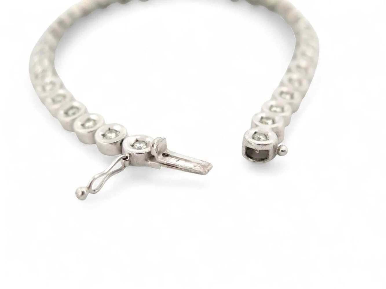 bracelet tennis t19 serti de 35 diamants 2.1ct en or blanc 14k 16gr sold by 58 Facettes product image thumbnail 5