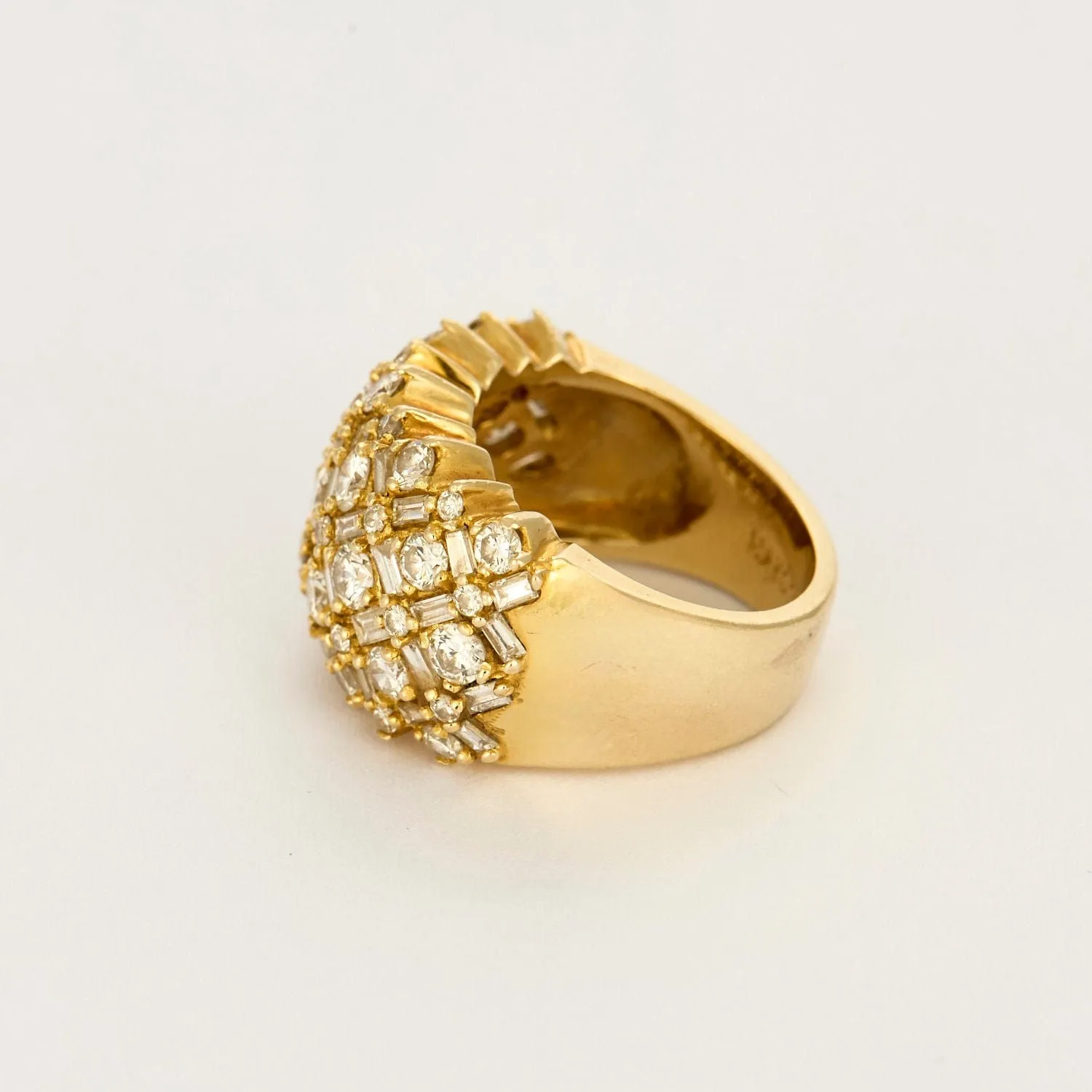 Bague dôme en or jaune pavée de diamants sold by 58 Facettes product image thumbnail 4