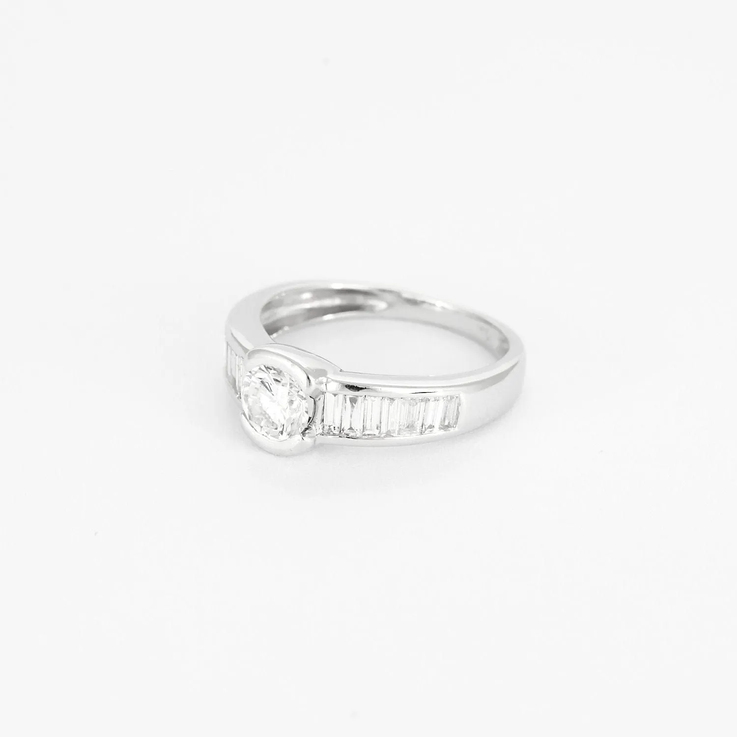 Bague Solitaire en or blanc et diamants sold by 58 Facettes product image thumbnail 3