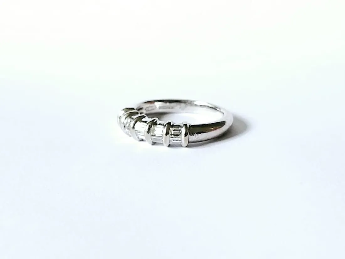 Demi alliance or blanc, diamants baguettes sold by 58 Facettes product image thumbnail 2